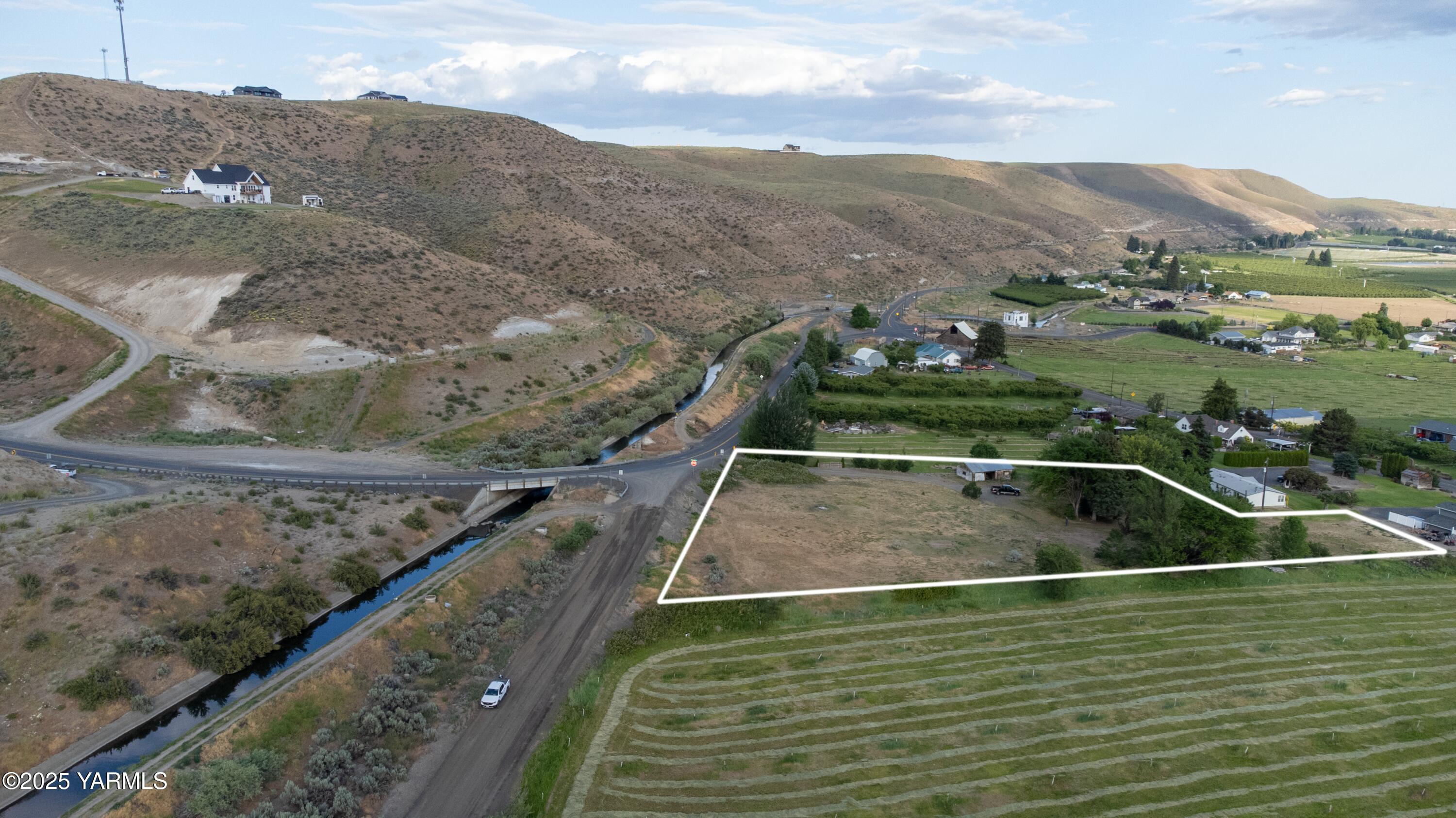 9031/9033 Old Naches Hwy