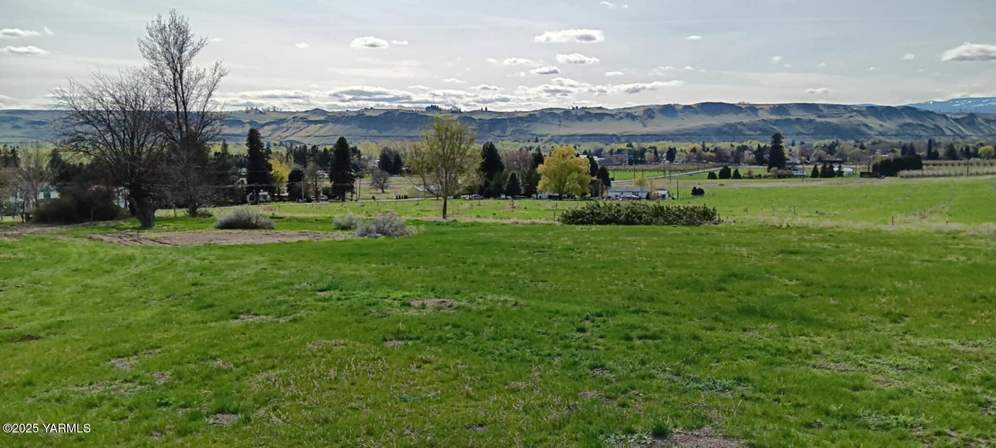 9031/9033 Old Naches Hwy