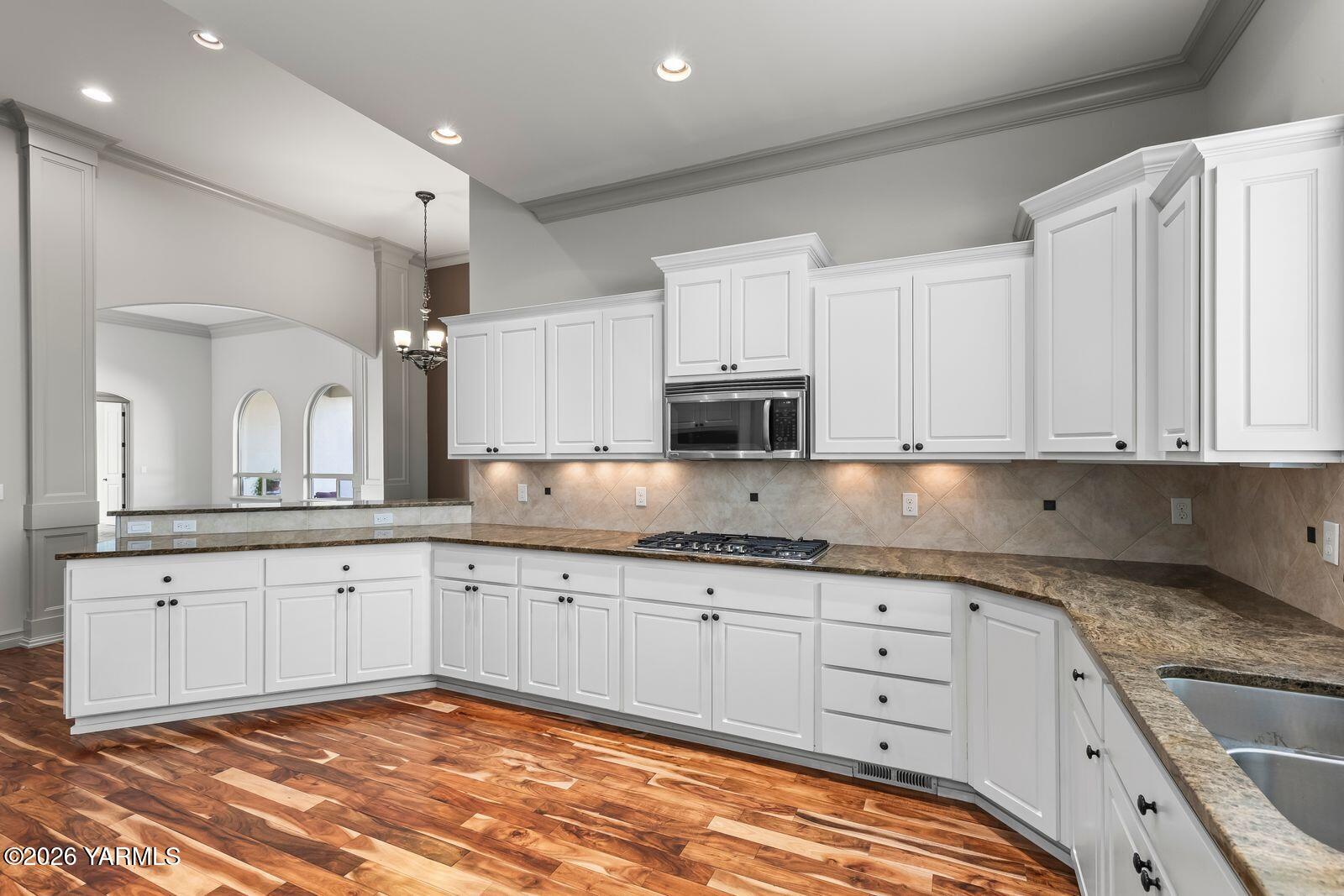 7205 Englewood Hill Pl