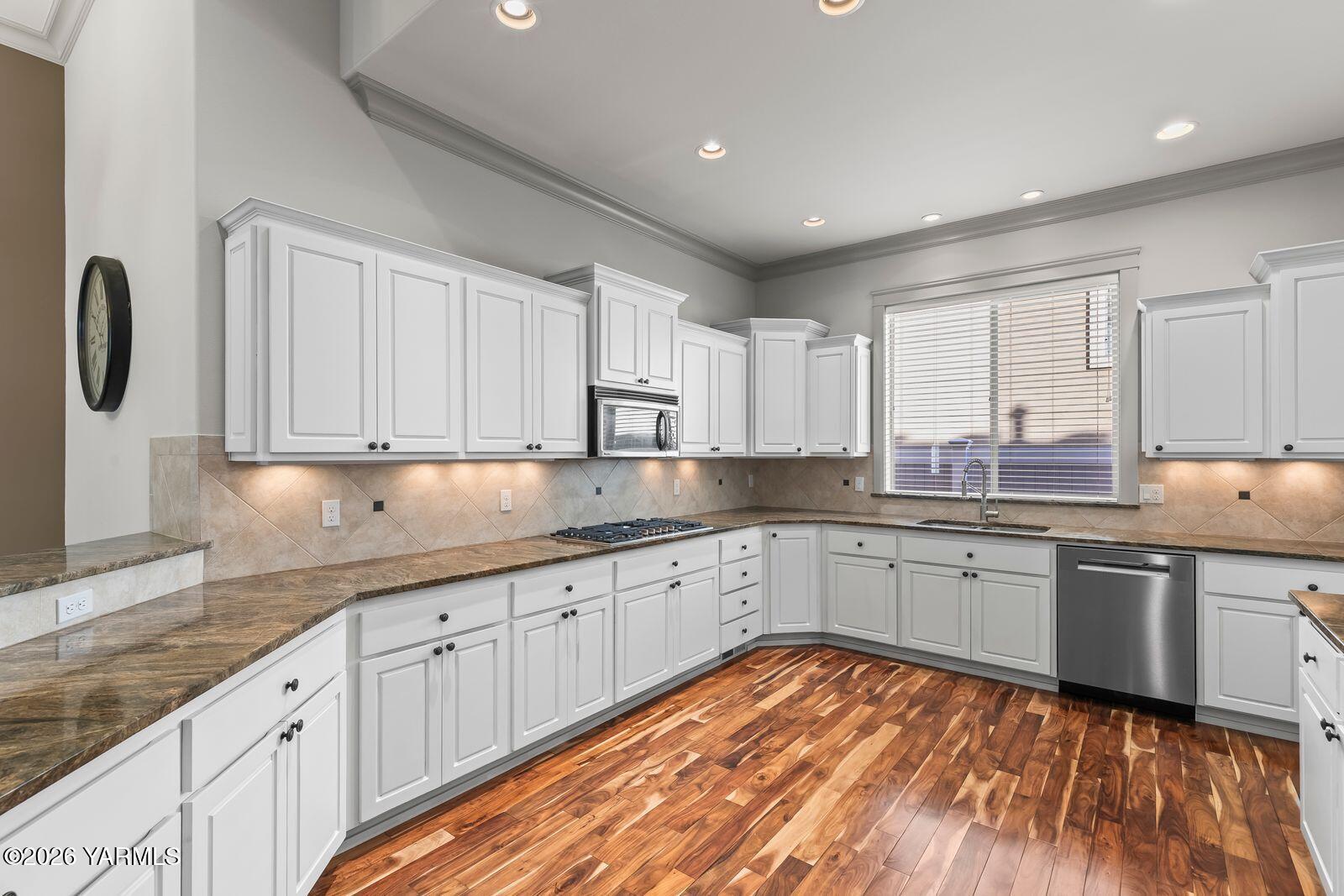 7205 Englewood Hill Pl