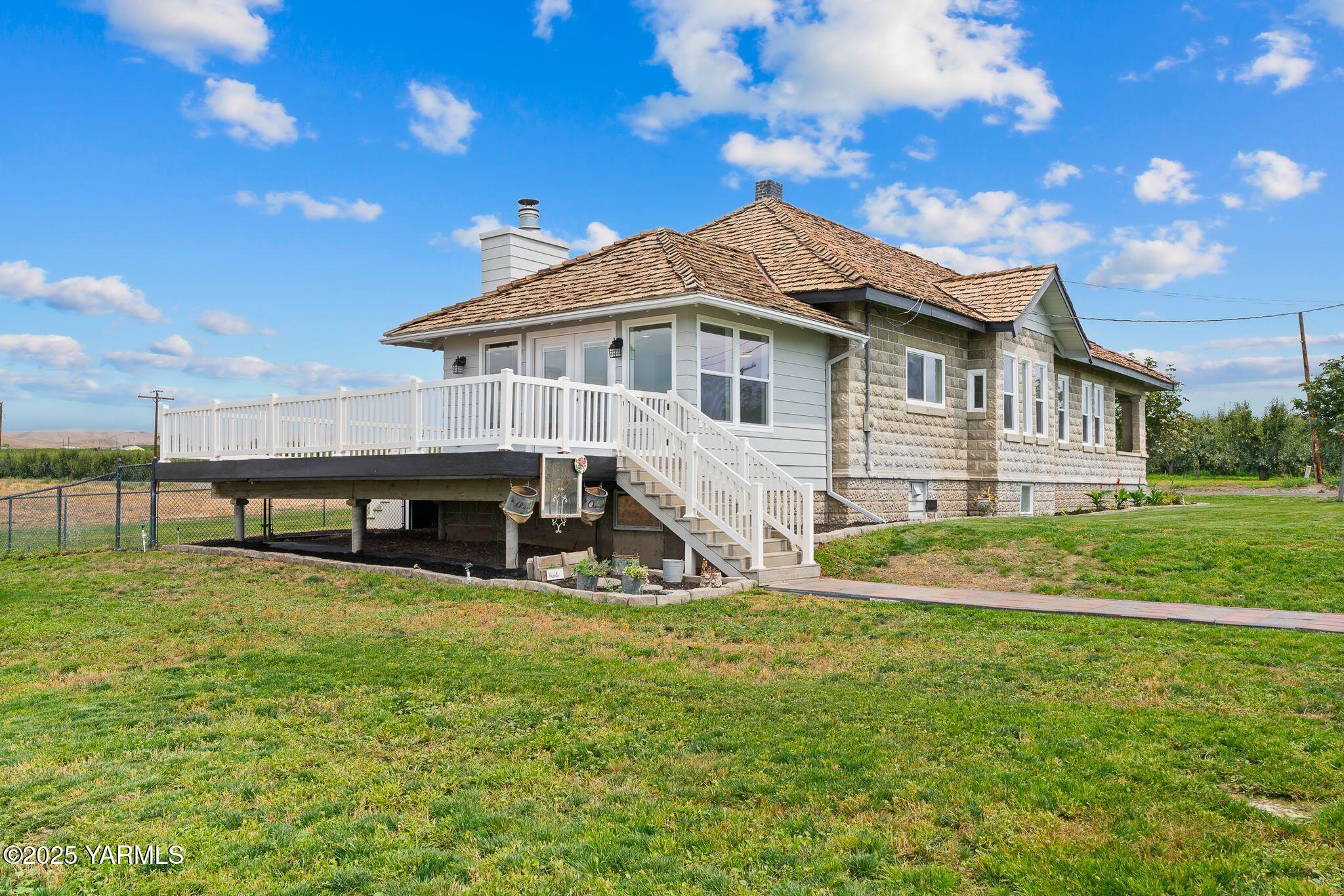 650 White Rd