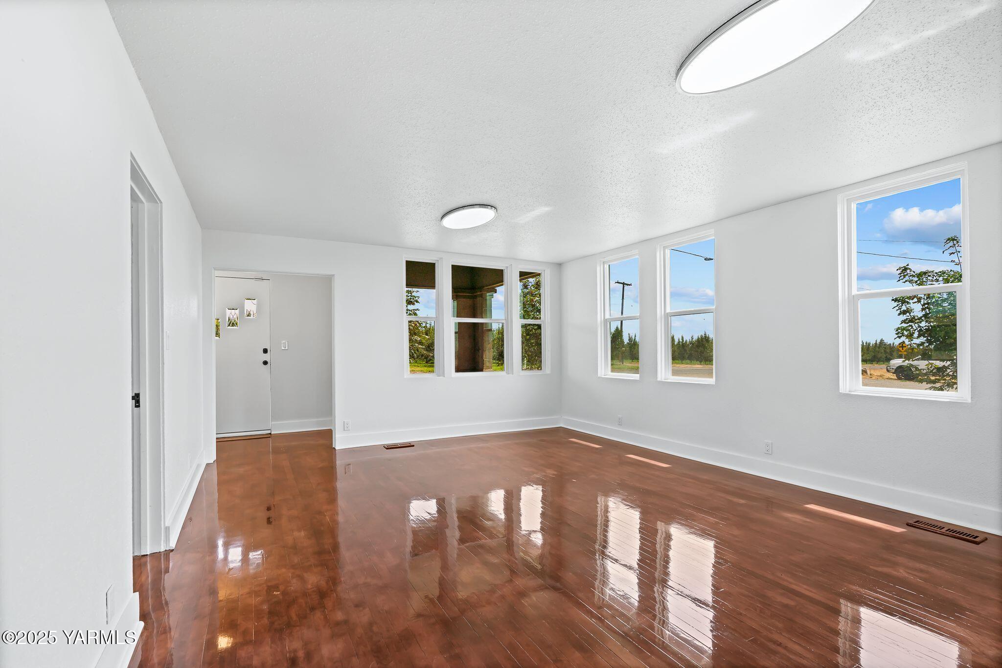 650 White Rd