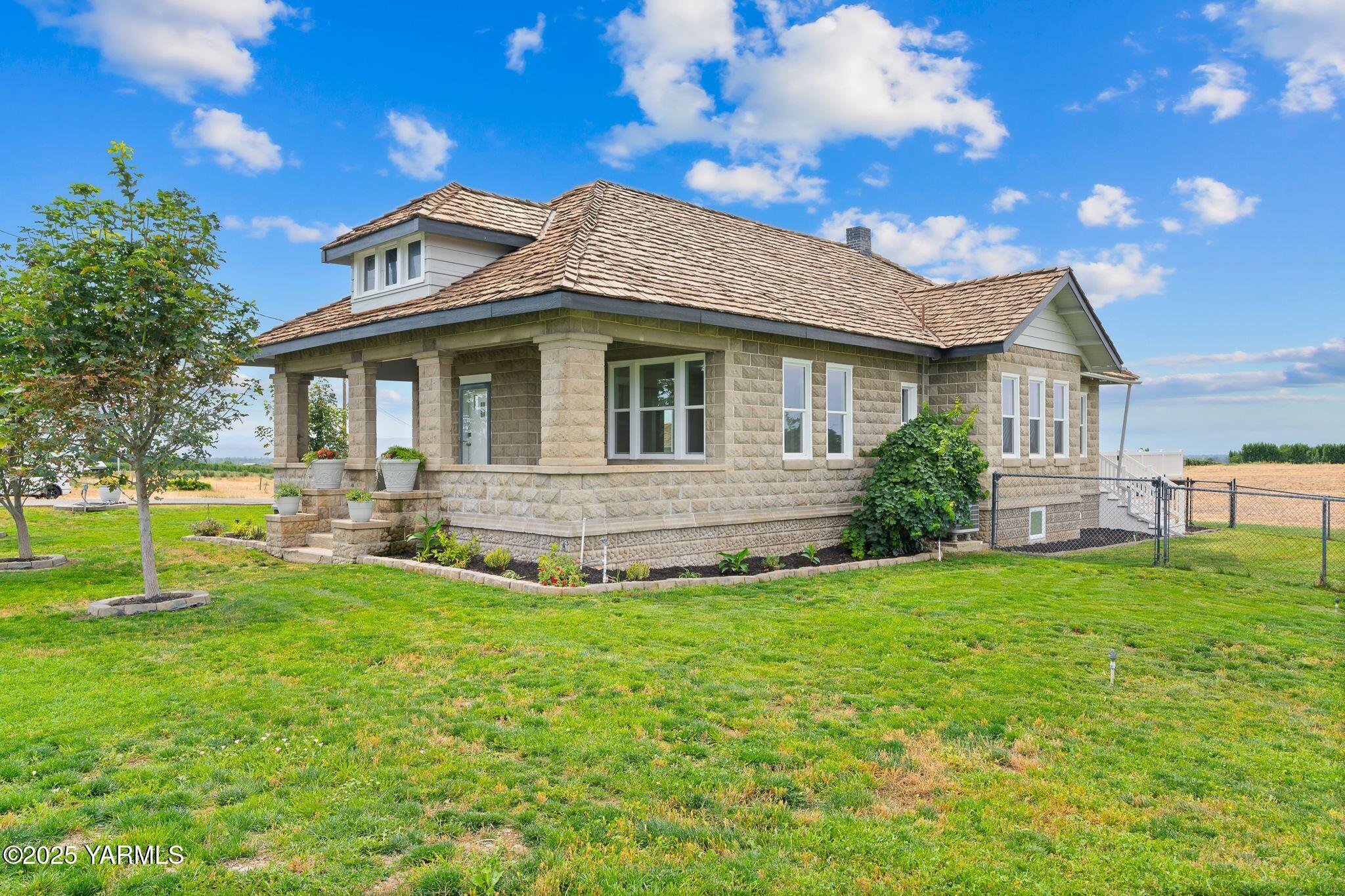 650 White Rd