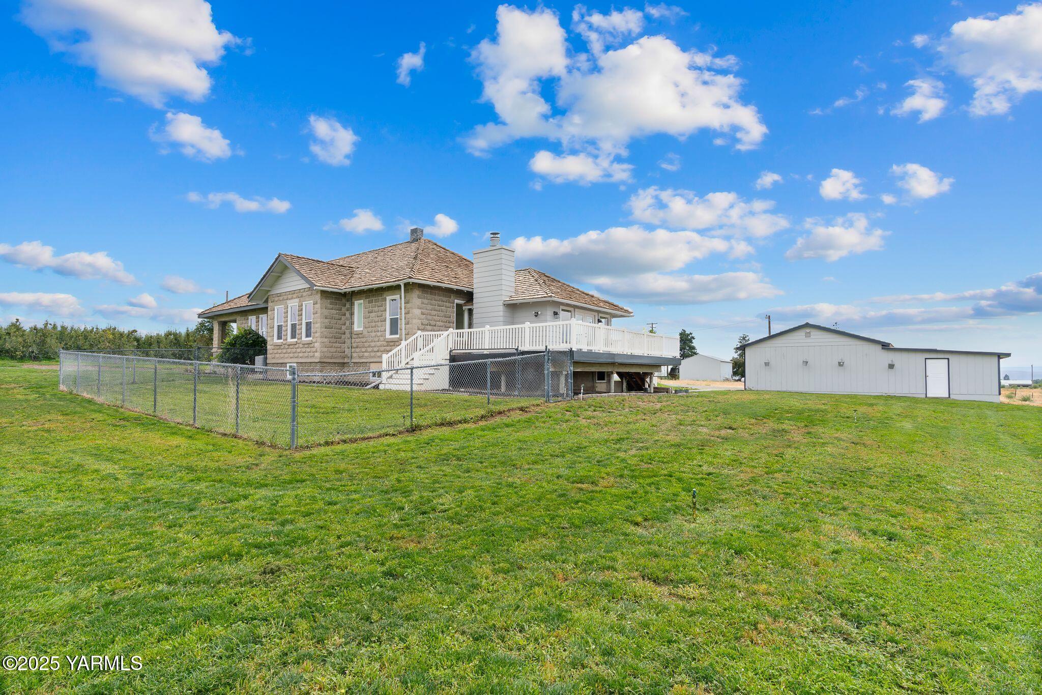 650 White Rd