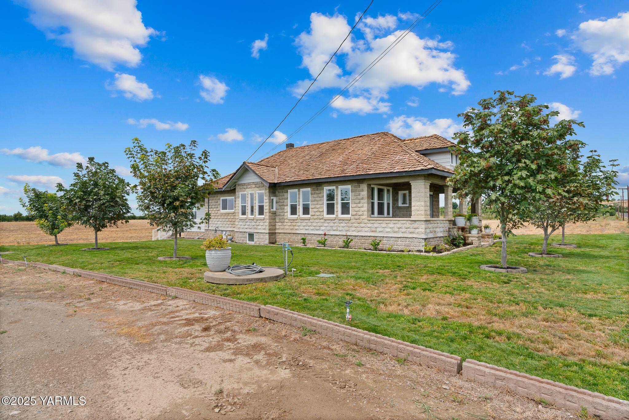 650 White Rd