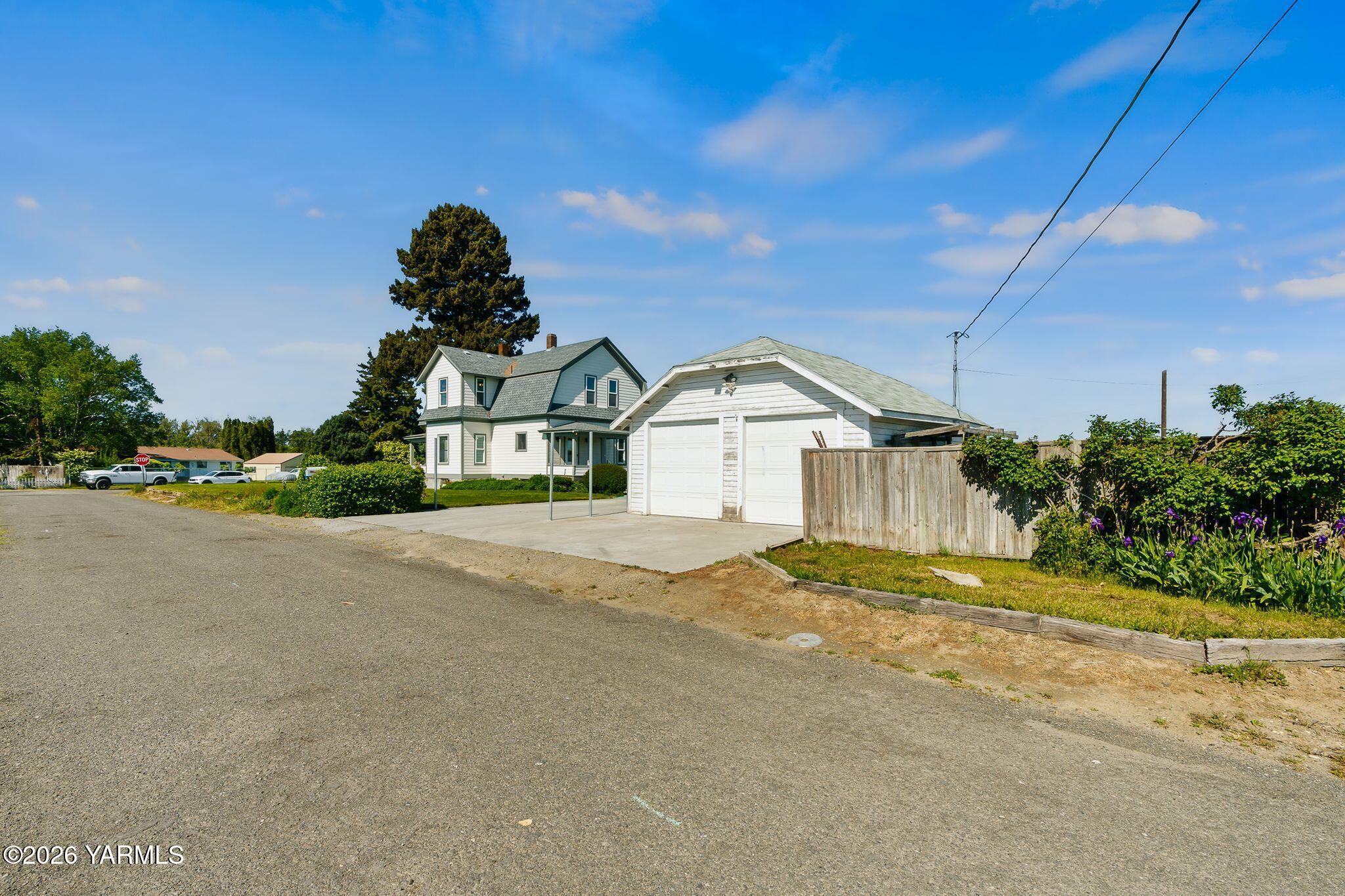 602 W Blvd N