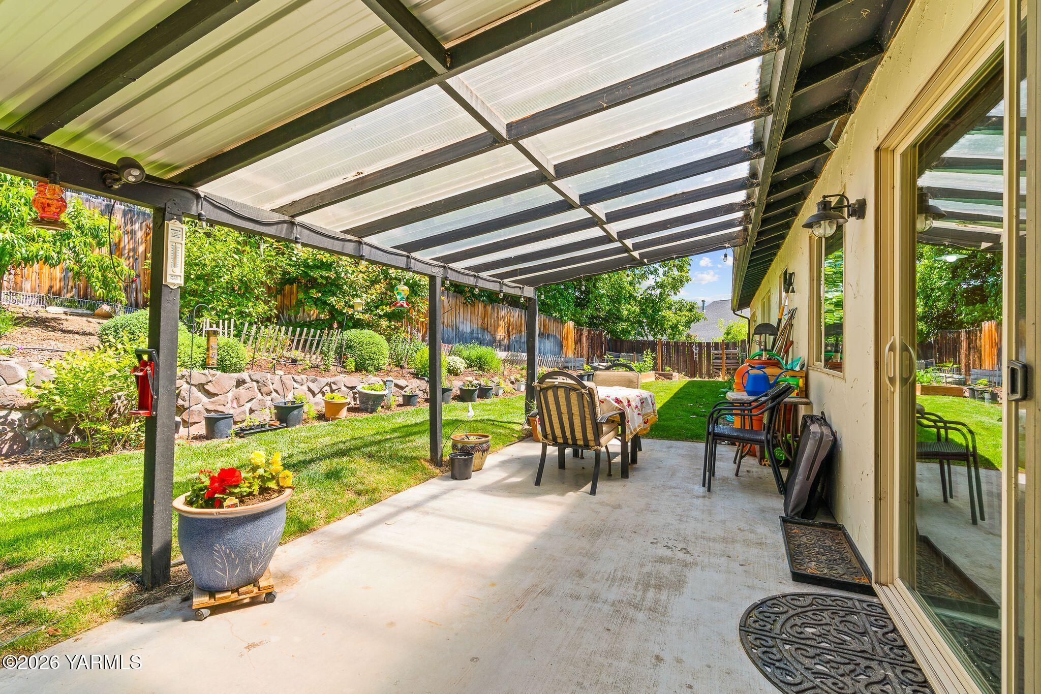 4503 Surrey Ln