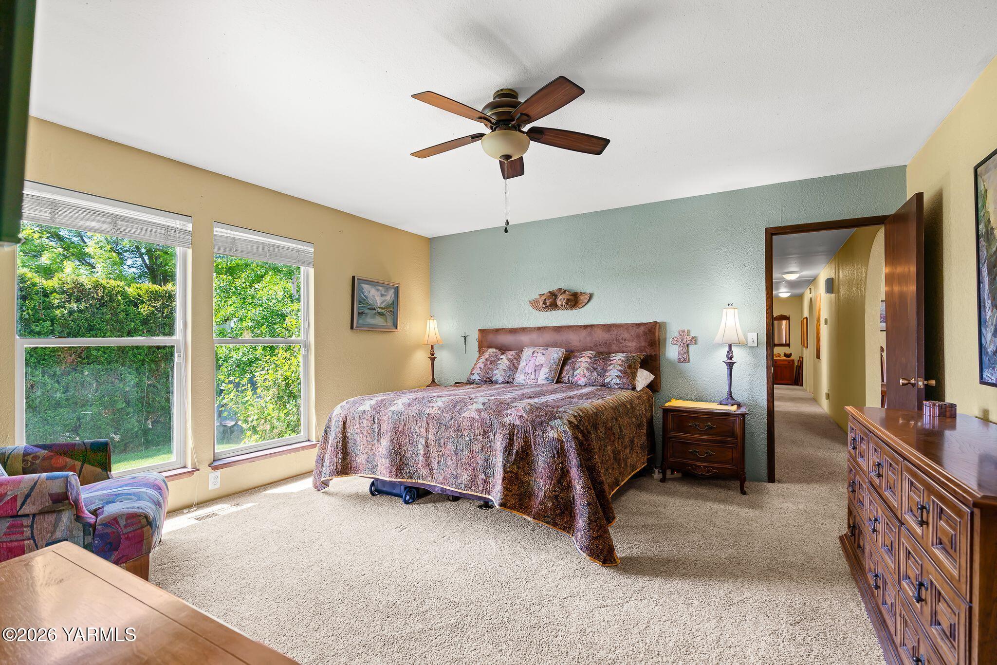 4503 Surrey Ln