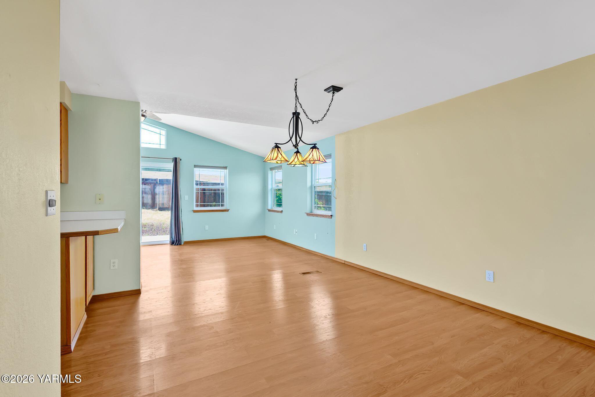 311 N 57th Ave