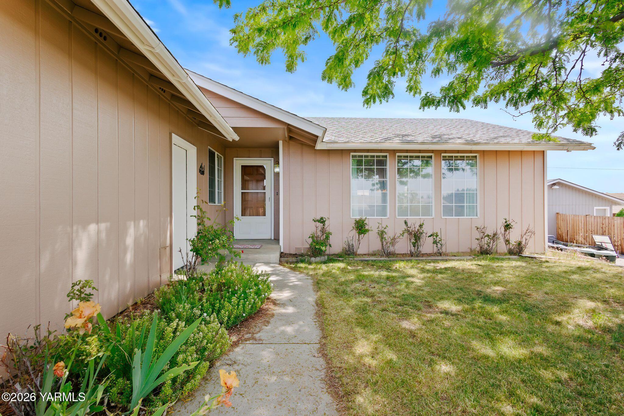 311 N 57th Ave