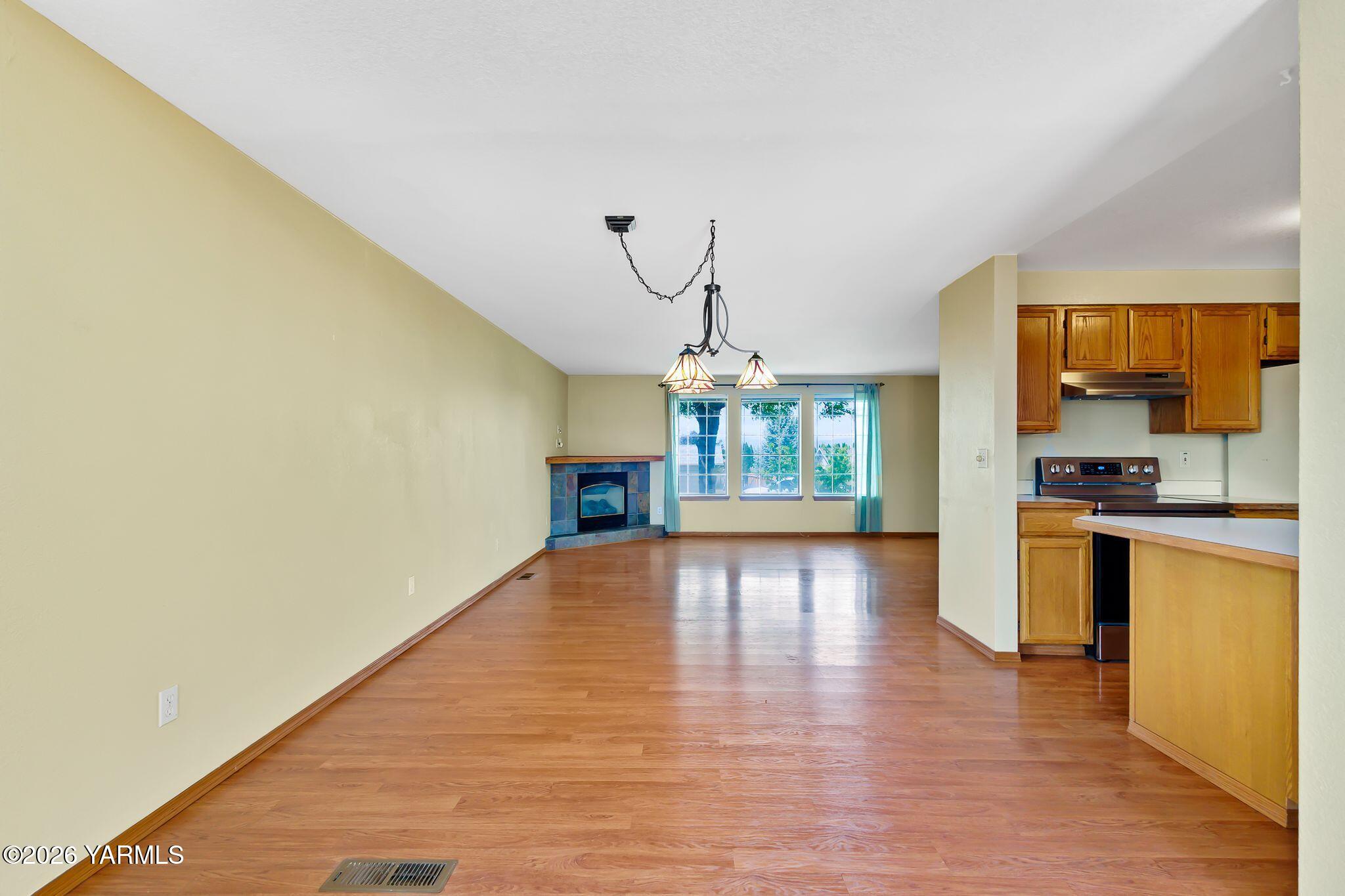311 N 57th Ave