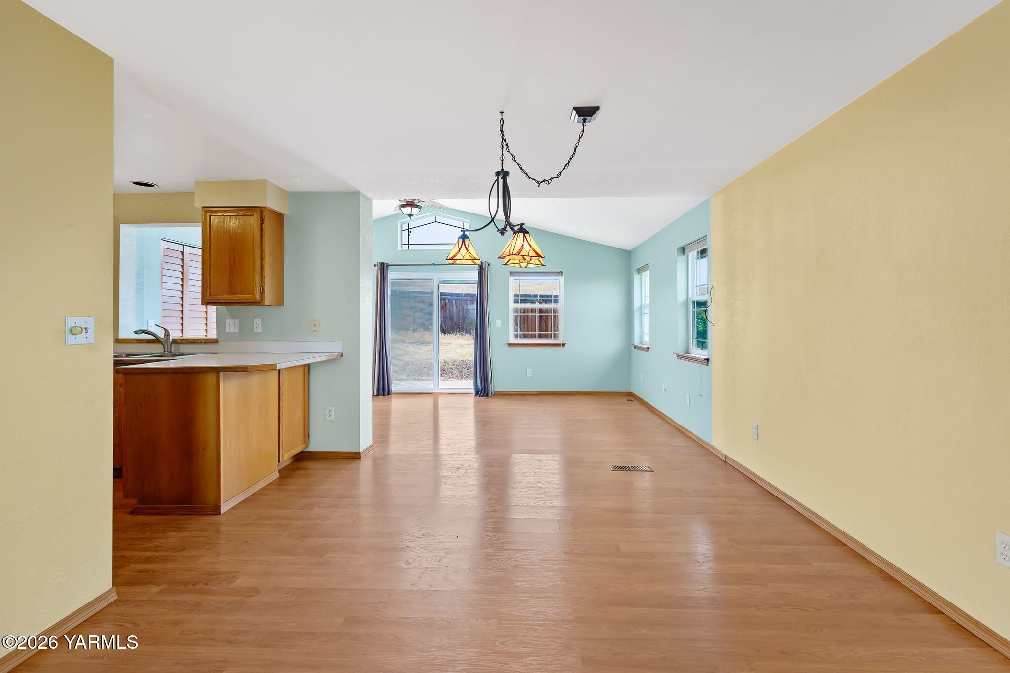 311 N 57th Ave
