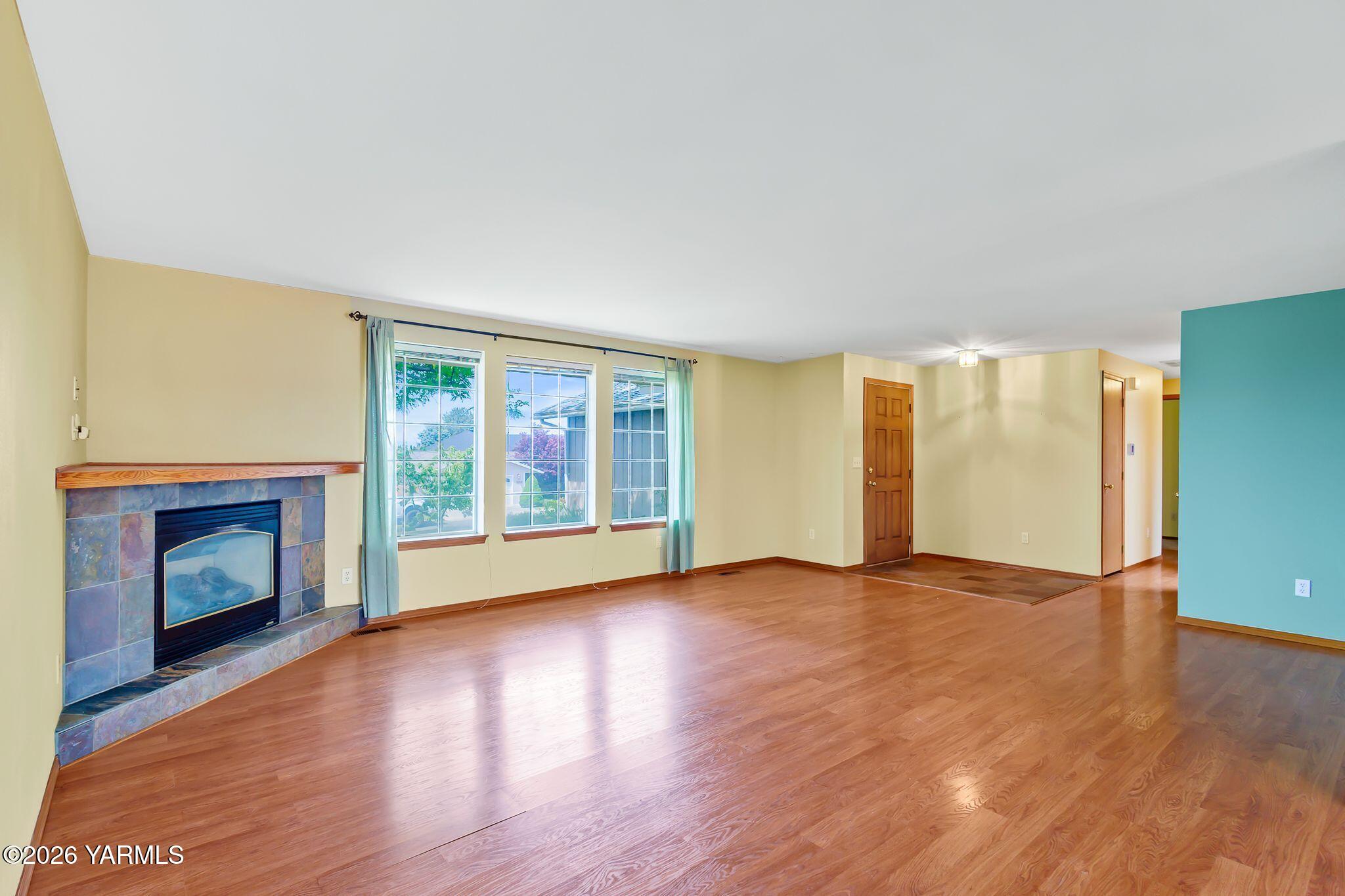 311 N 57th Ave