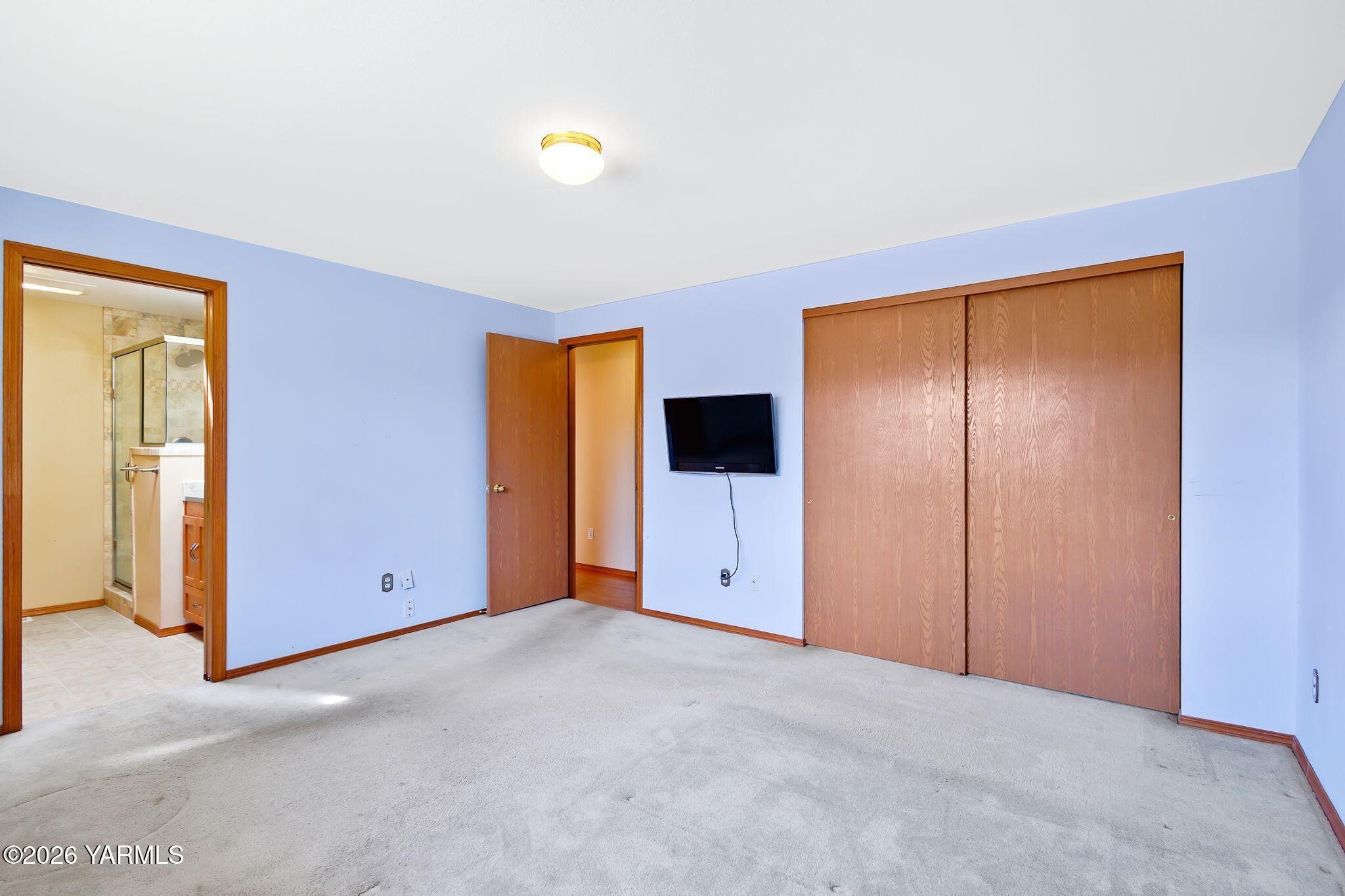311 N 57th Ave
