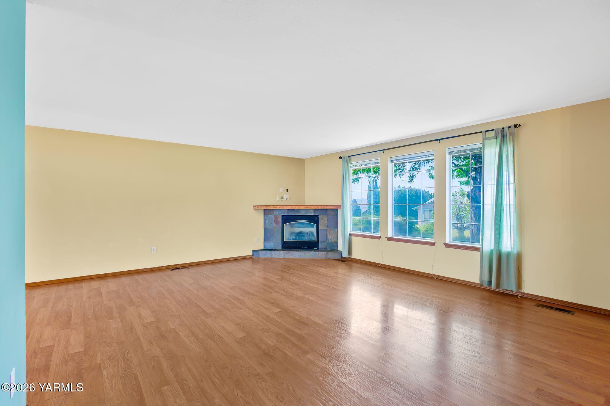 311 N 57th Ave