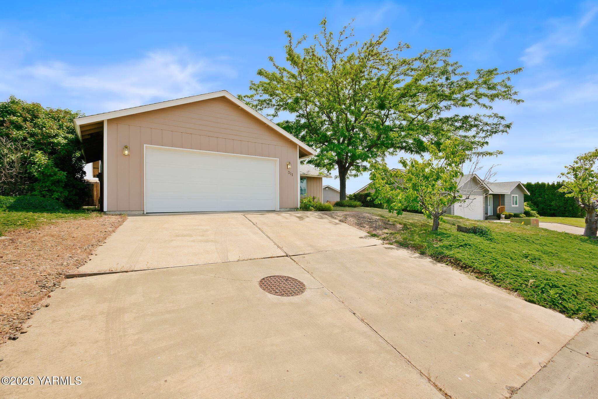 311 N 57th Ave