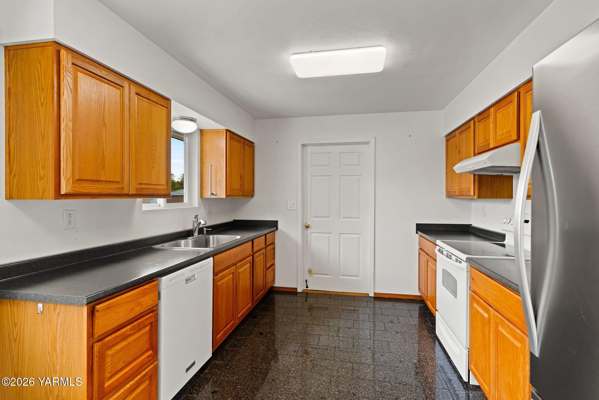 413 S 47th Ave
