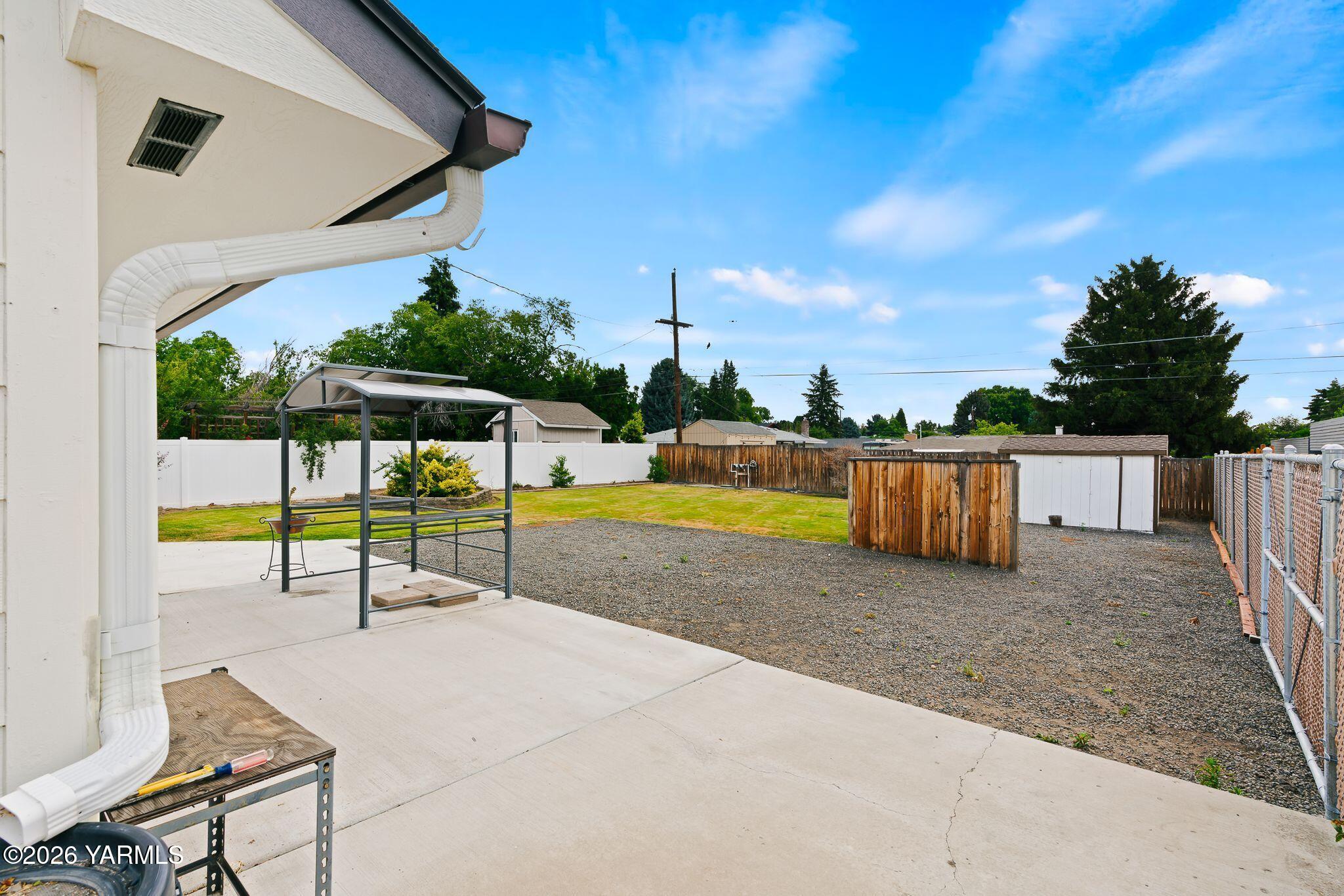 413 S 47th Ave