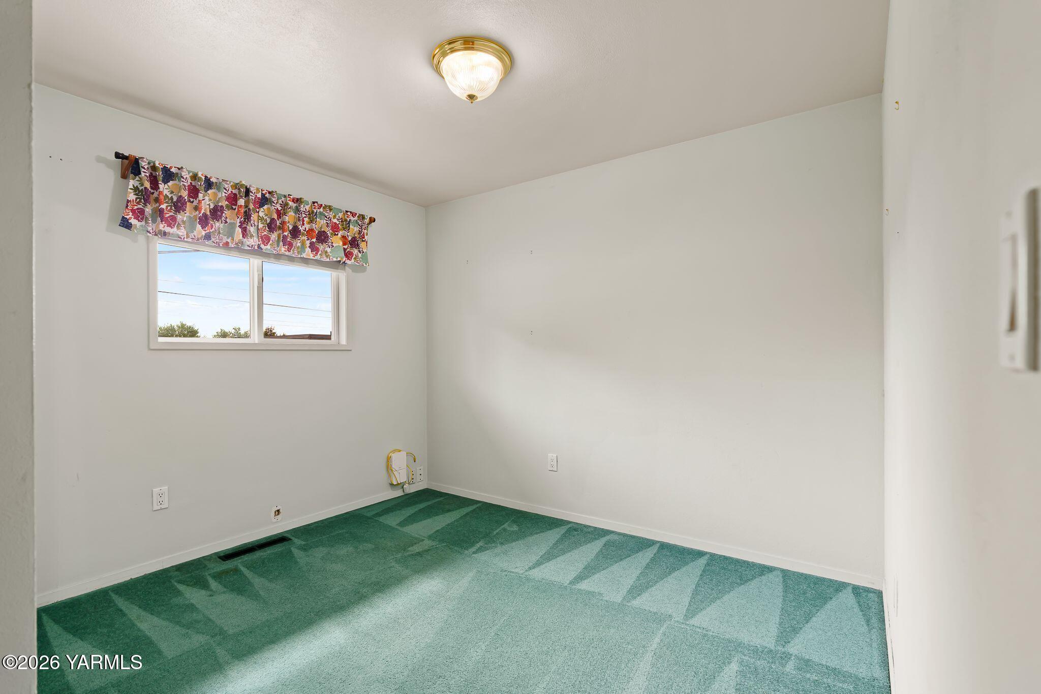 413 S 47th Ave