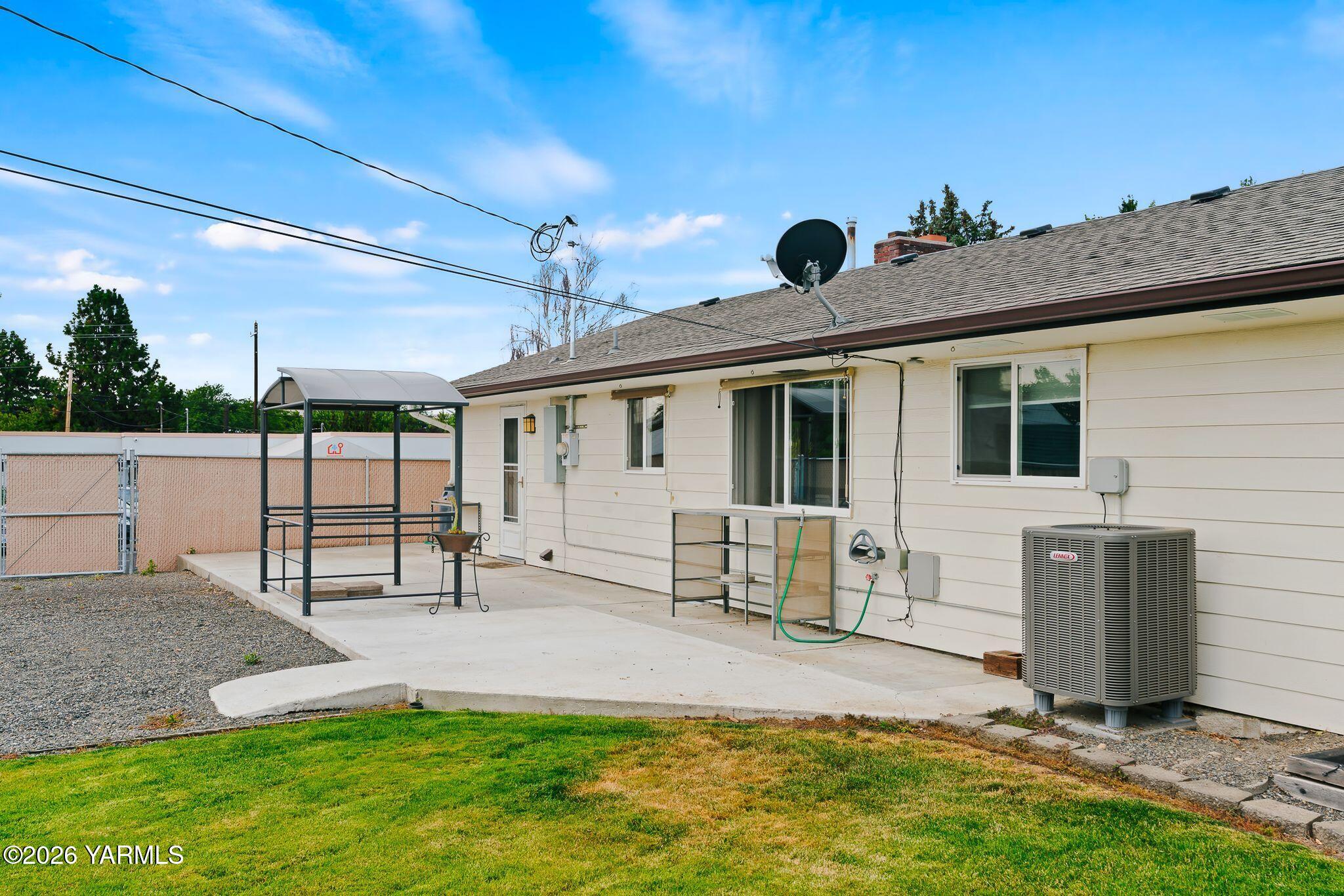 413 S 47th Ave