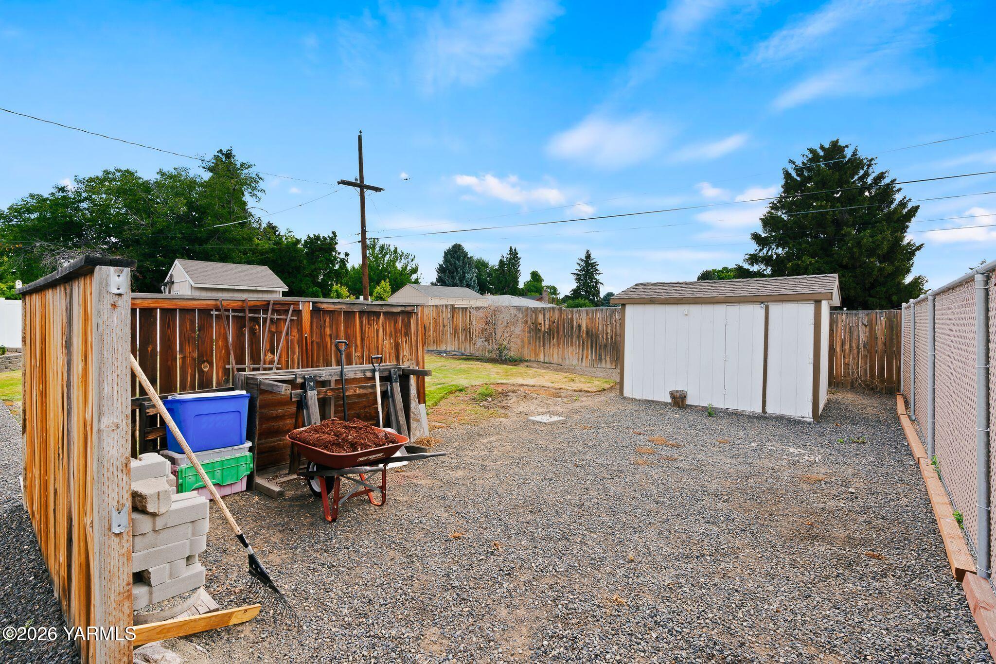 413 S 47th Ave