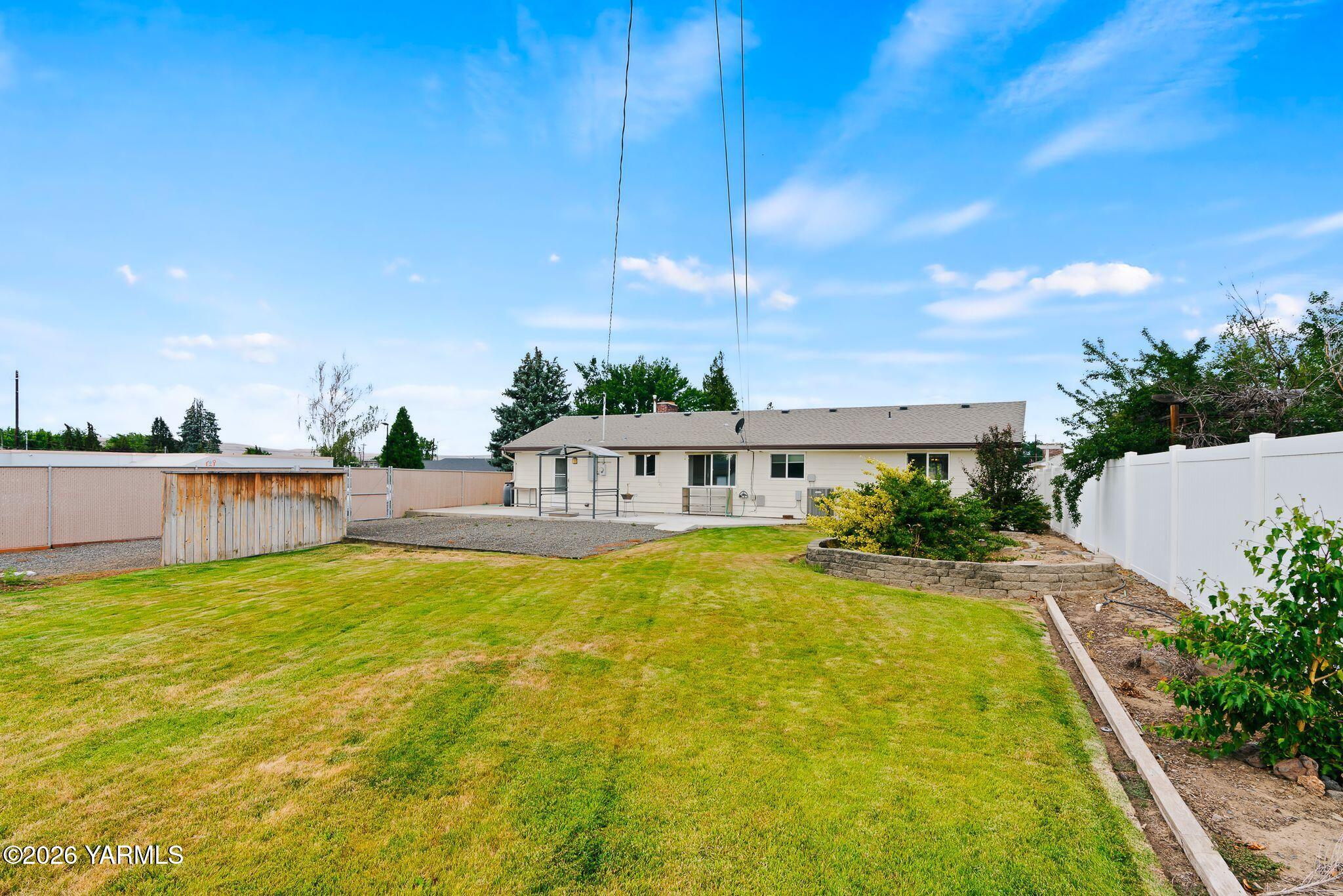 413 S 47th Ave