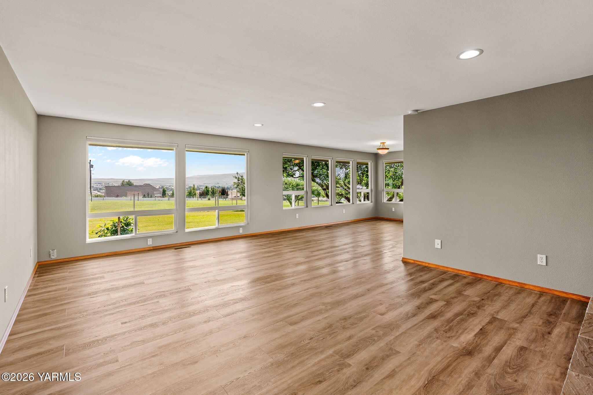 61 N Johnson Rd