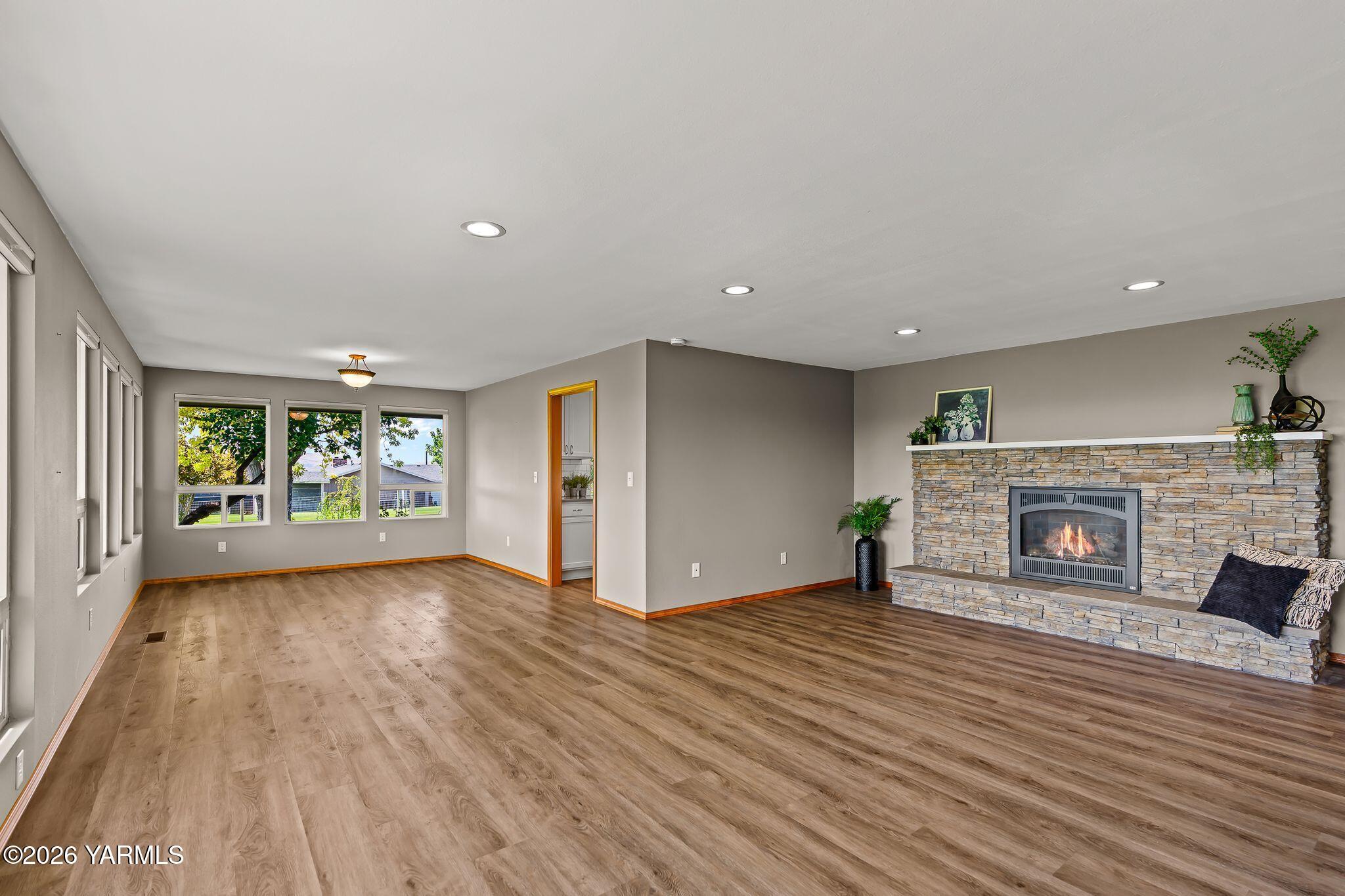 61 N Johnson Rd