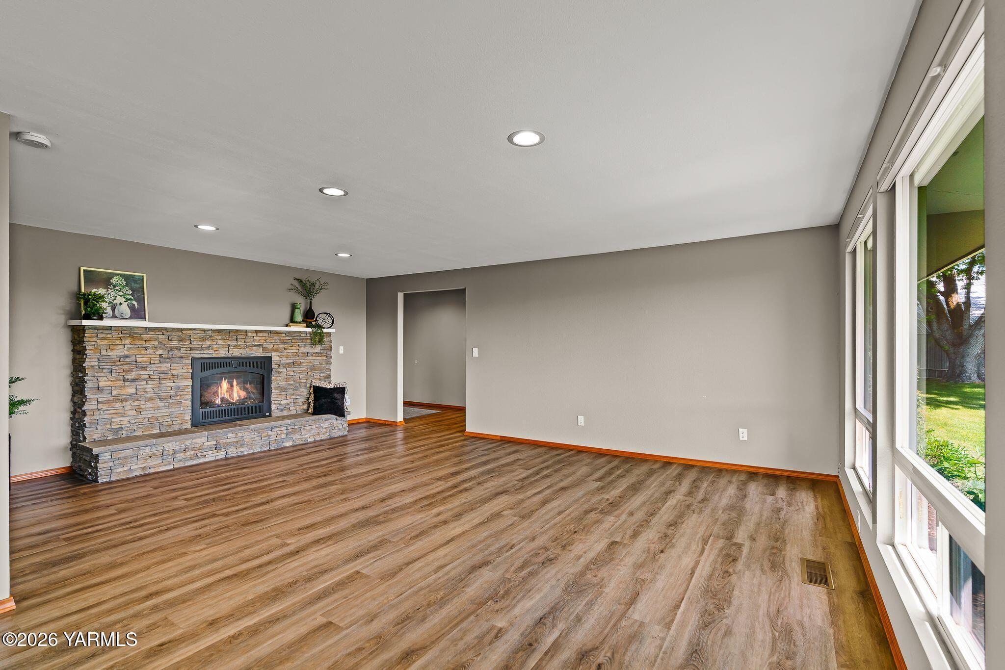 61 N Johnson Rd