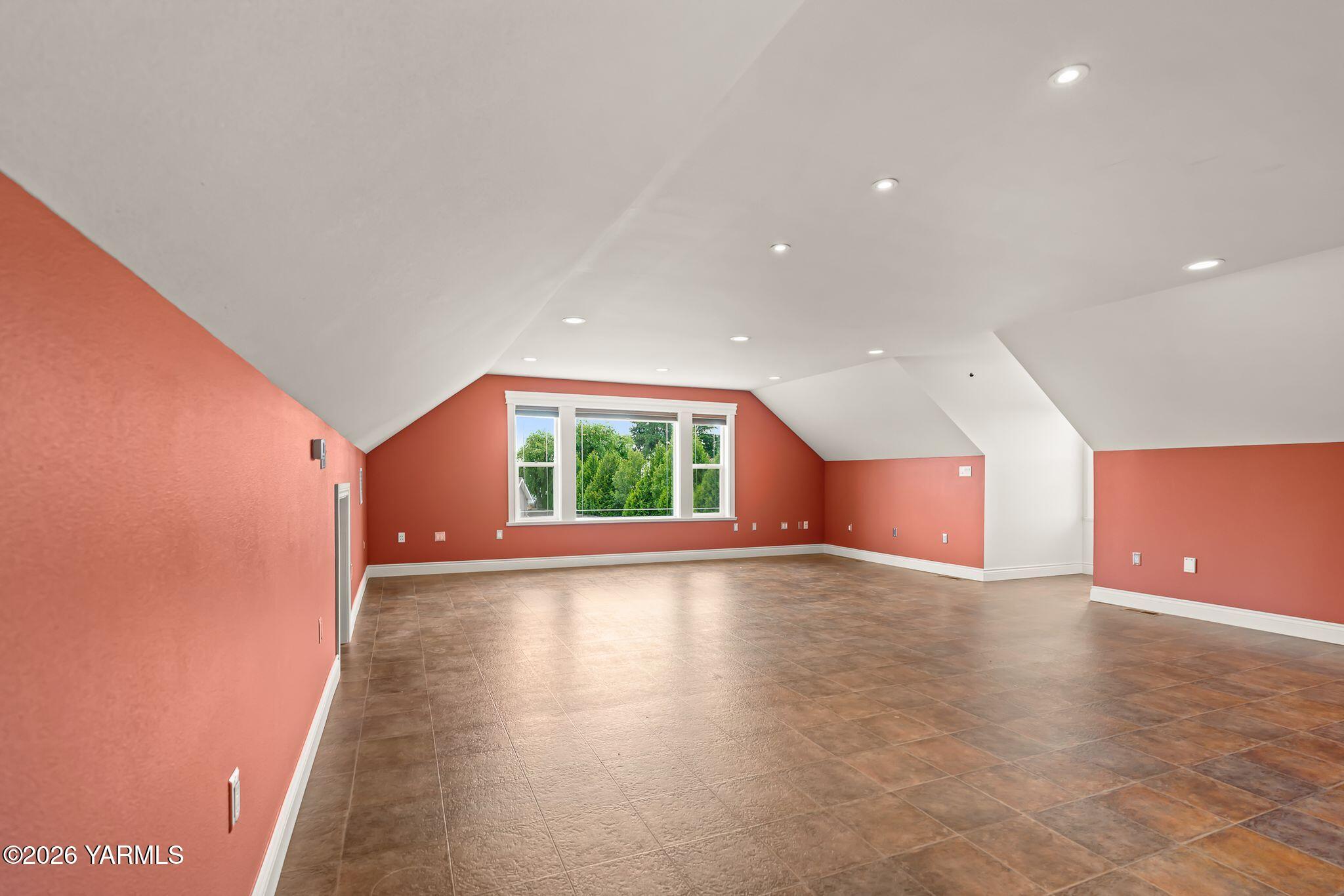 15107 Tieton Dr
