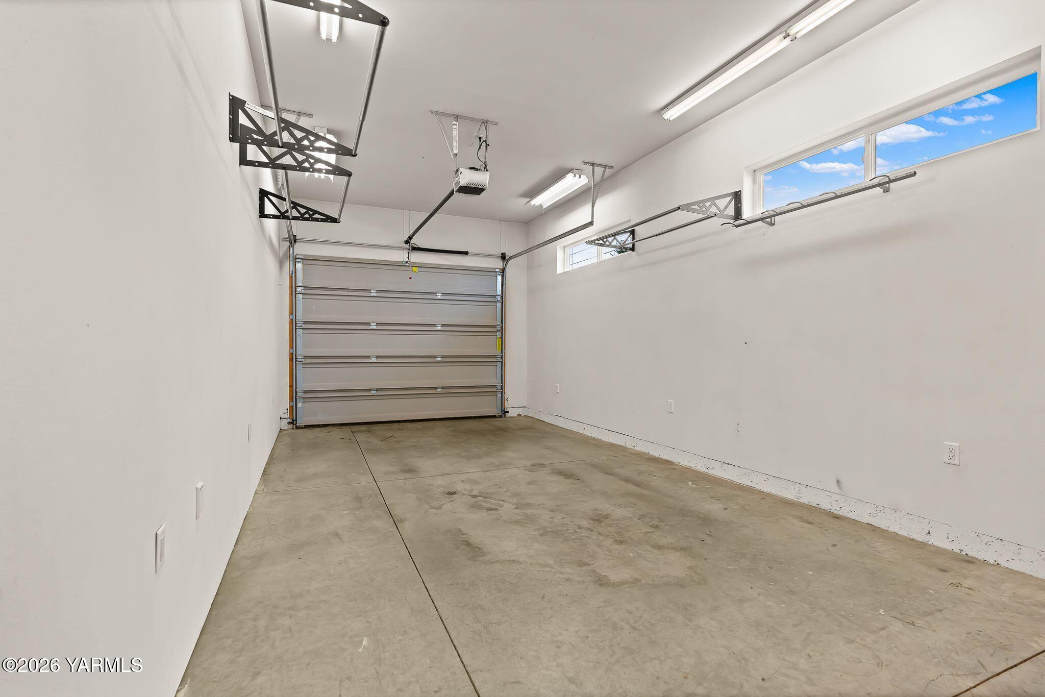 15107 Tieton Dr