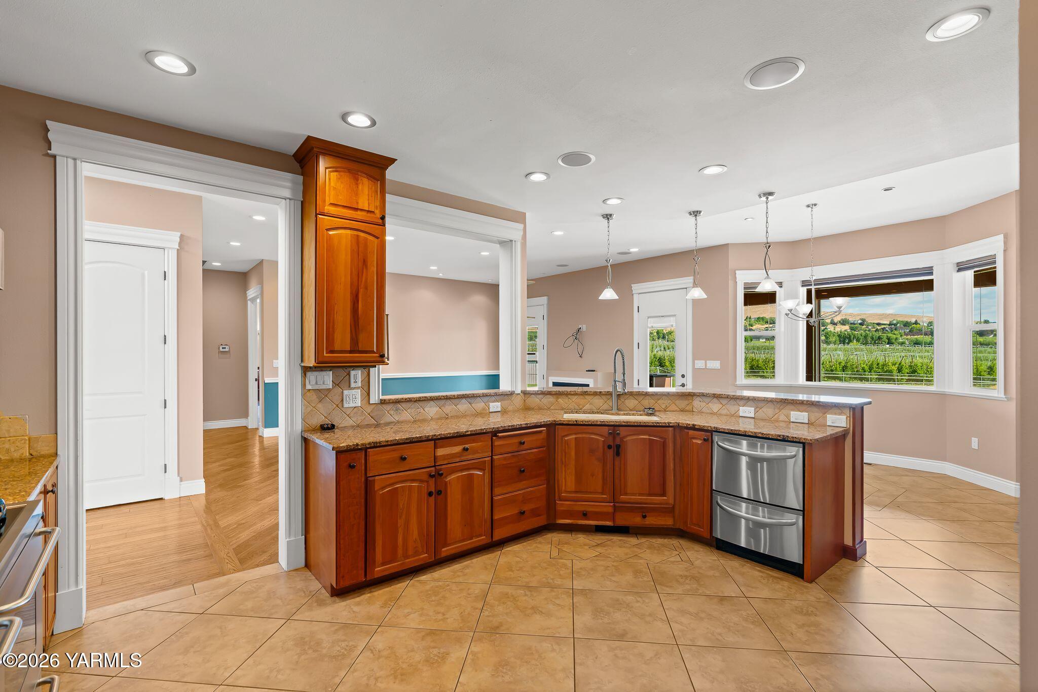 15107 Tieton Dr