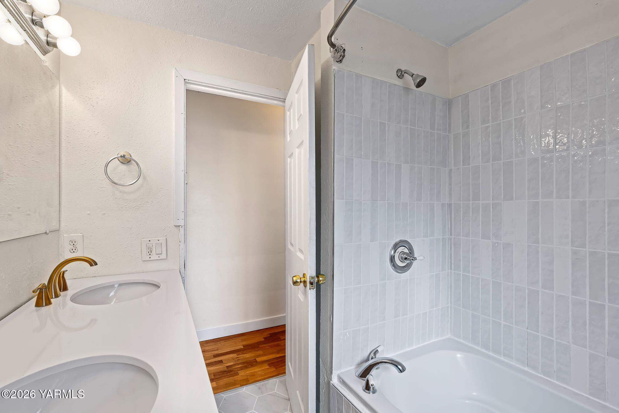 309 N 26th Ave