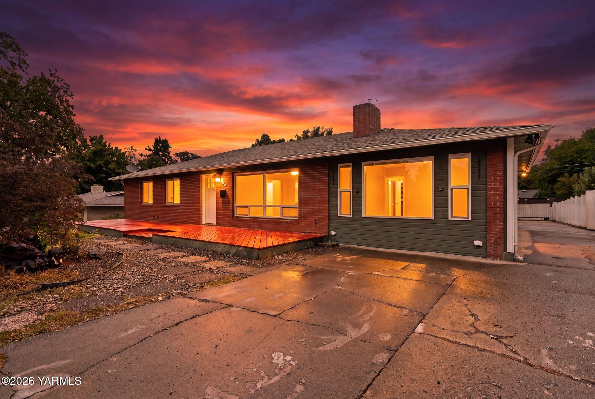 309 N 26th Ave