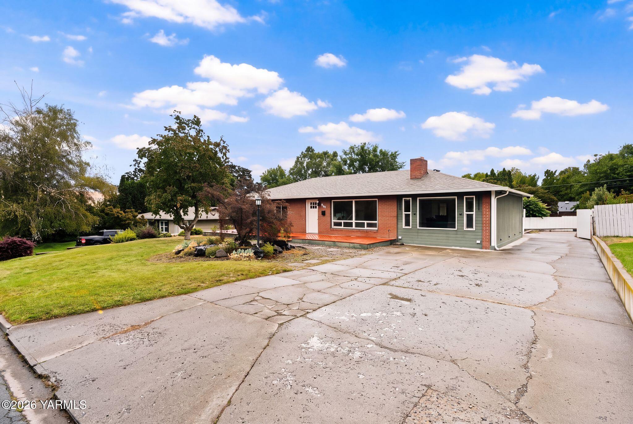 309 N 26th Ave