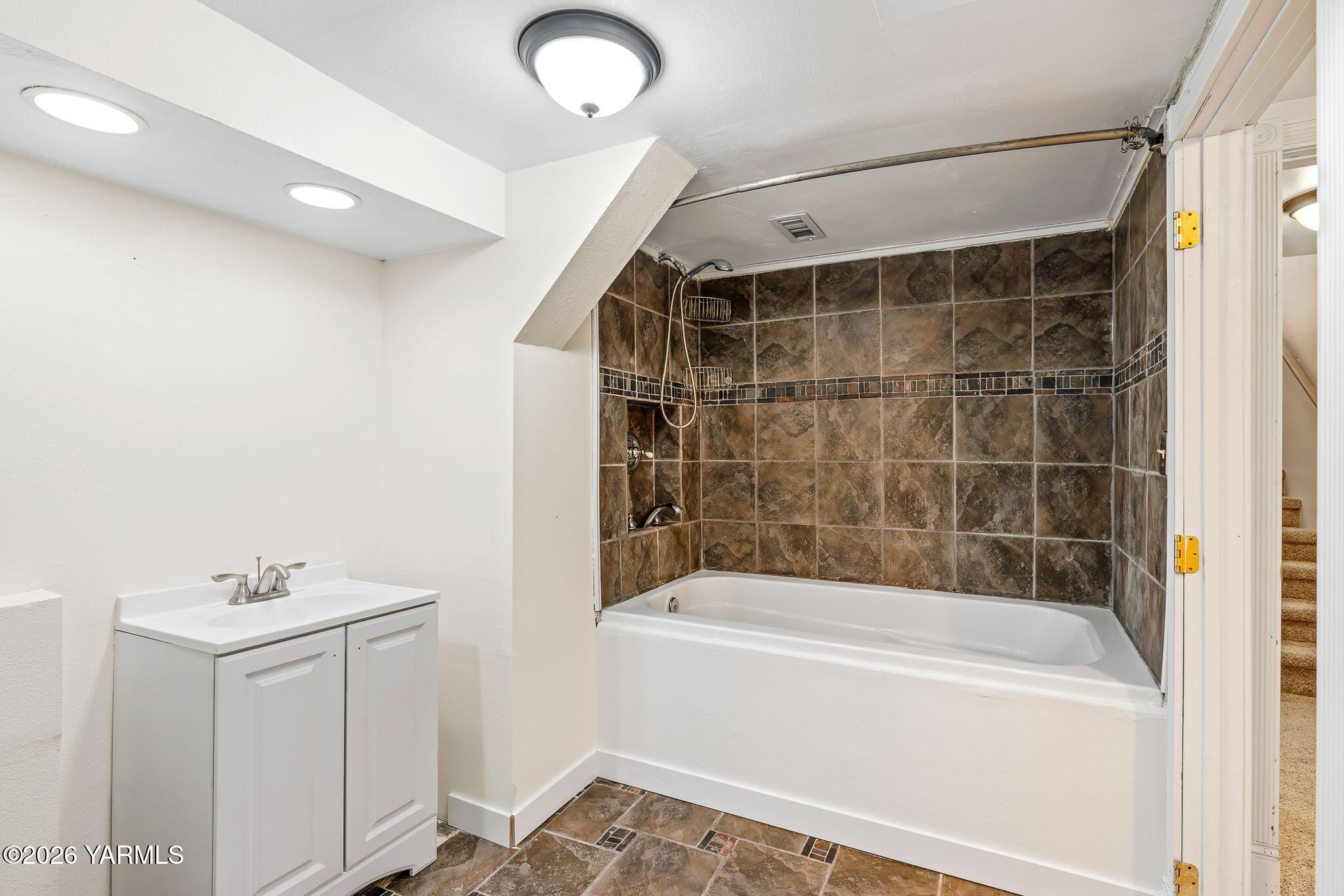 309 N 26th Ave