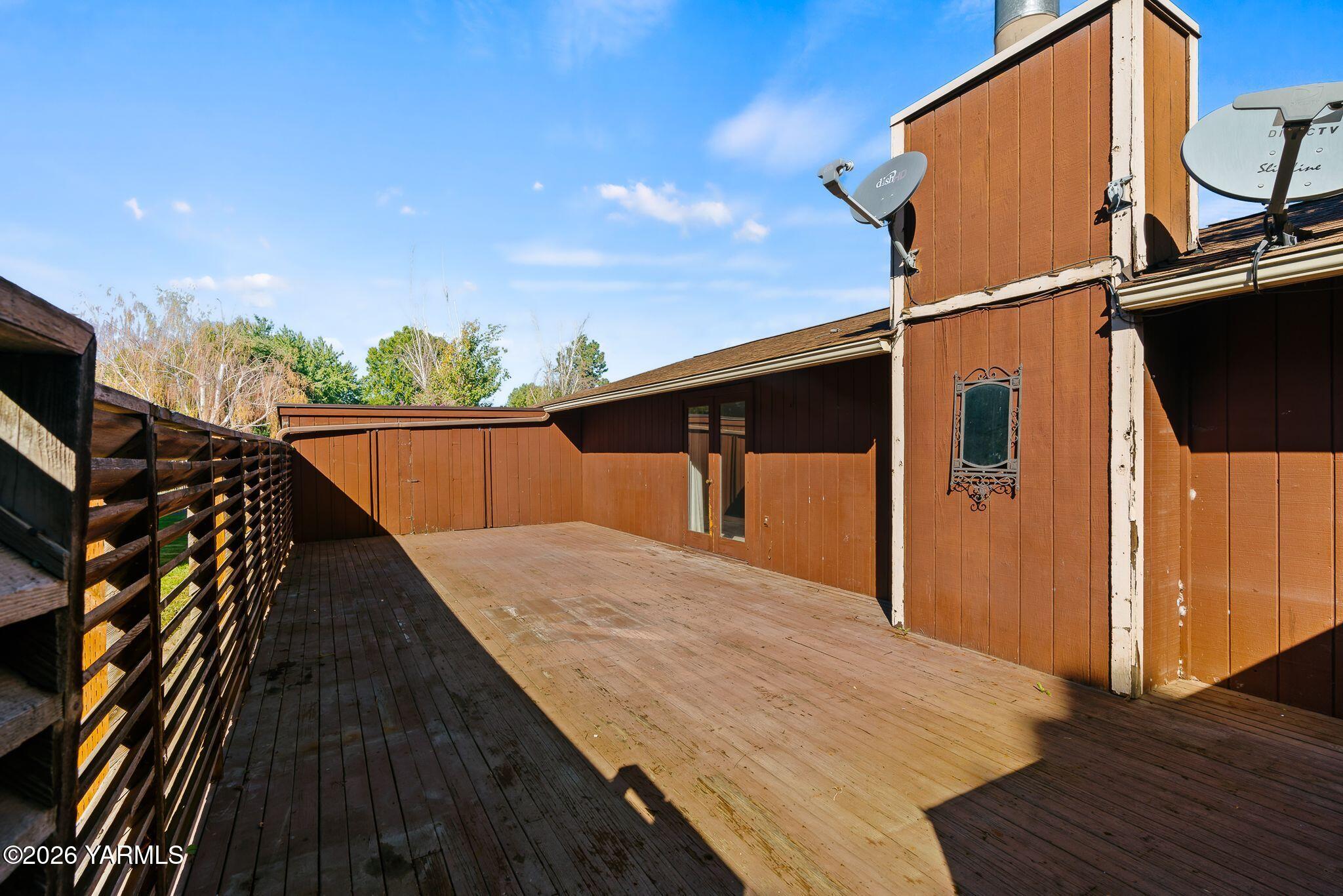 1407 S 35th Pl