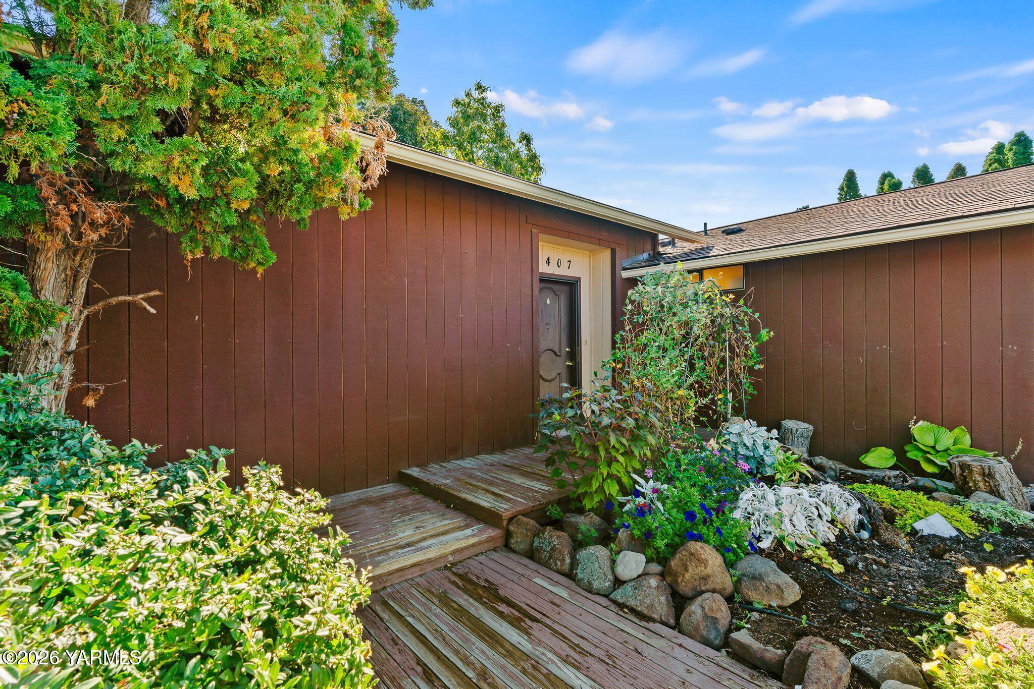 1407 S 35th Pl