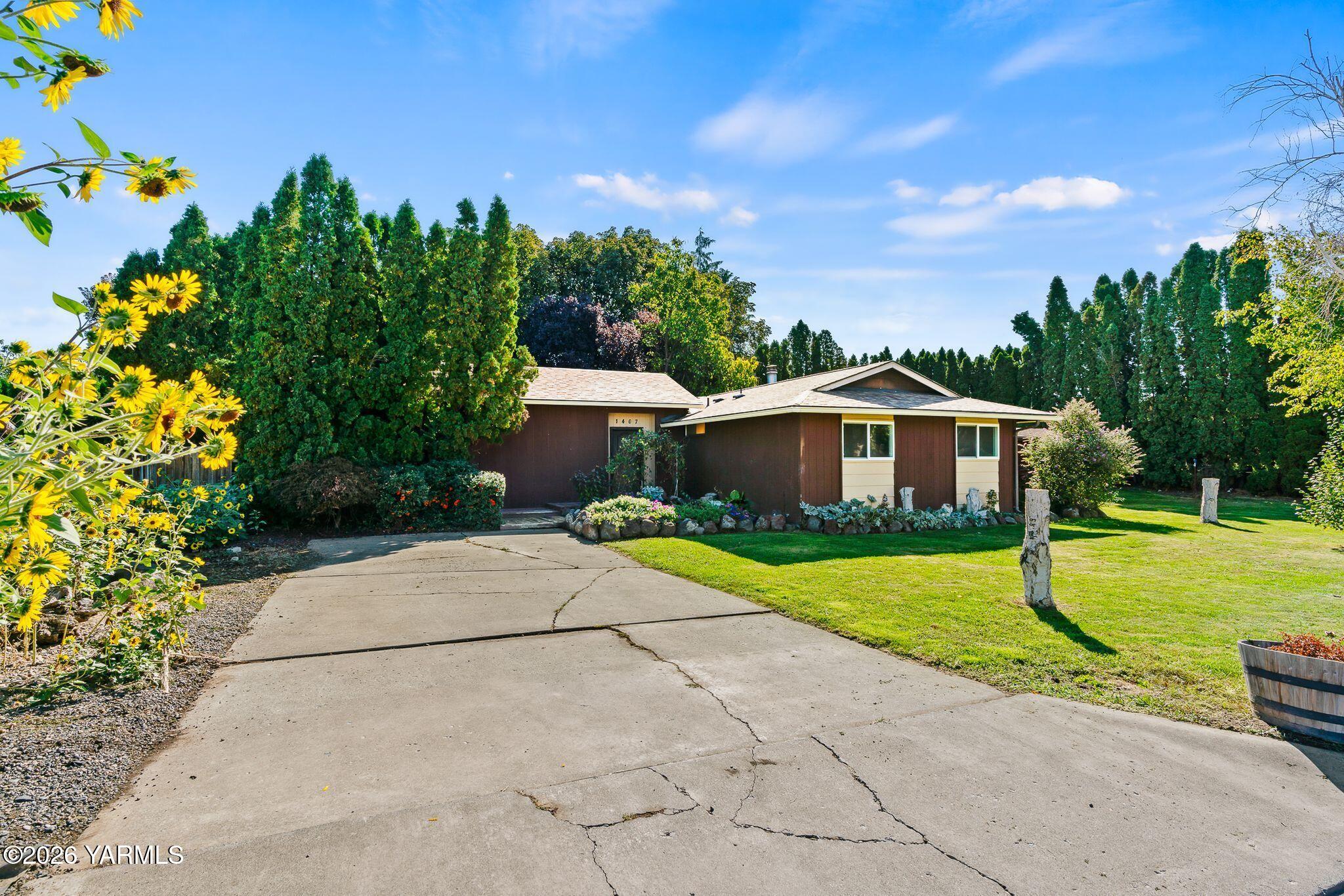 1407 S 35th Pl