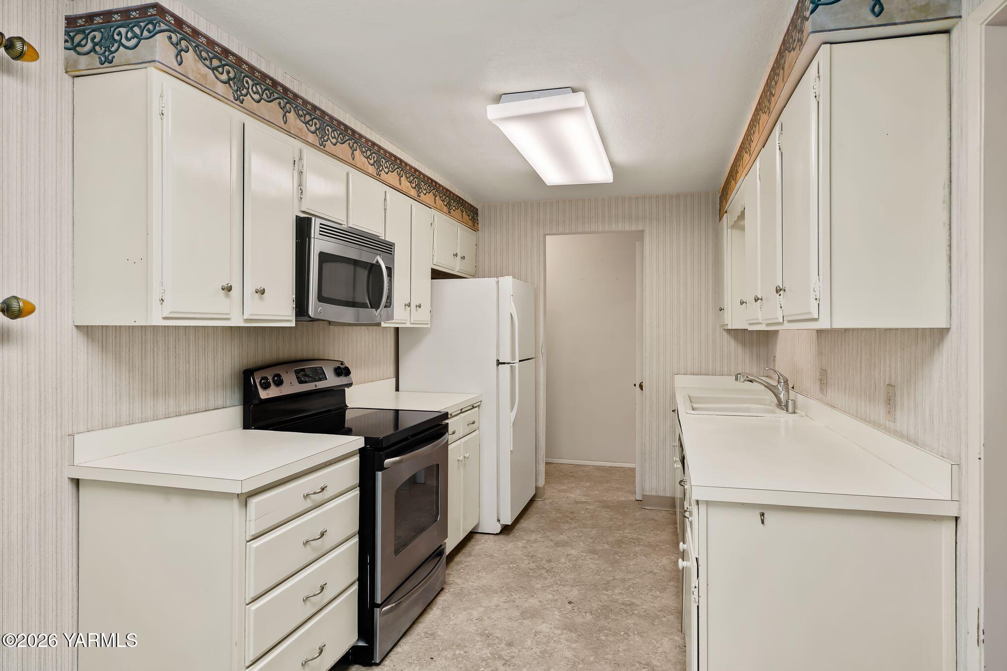 1407 S 35th Pl