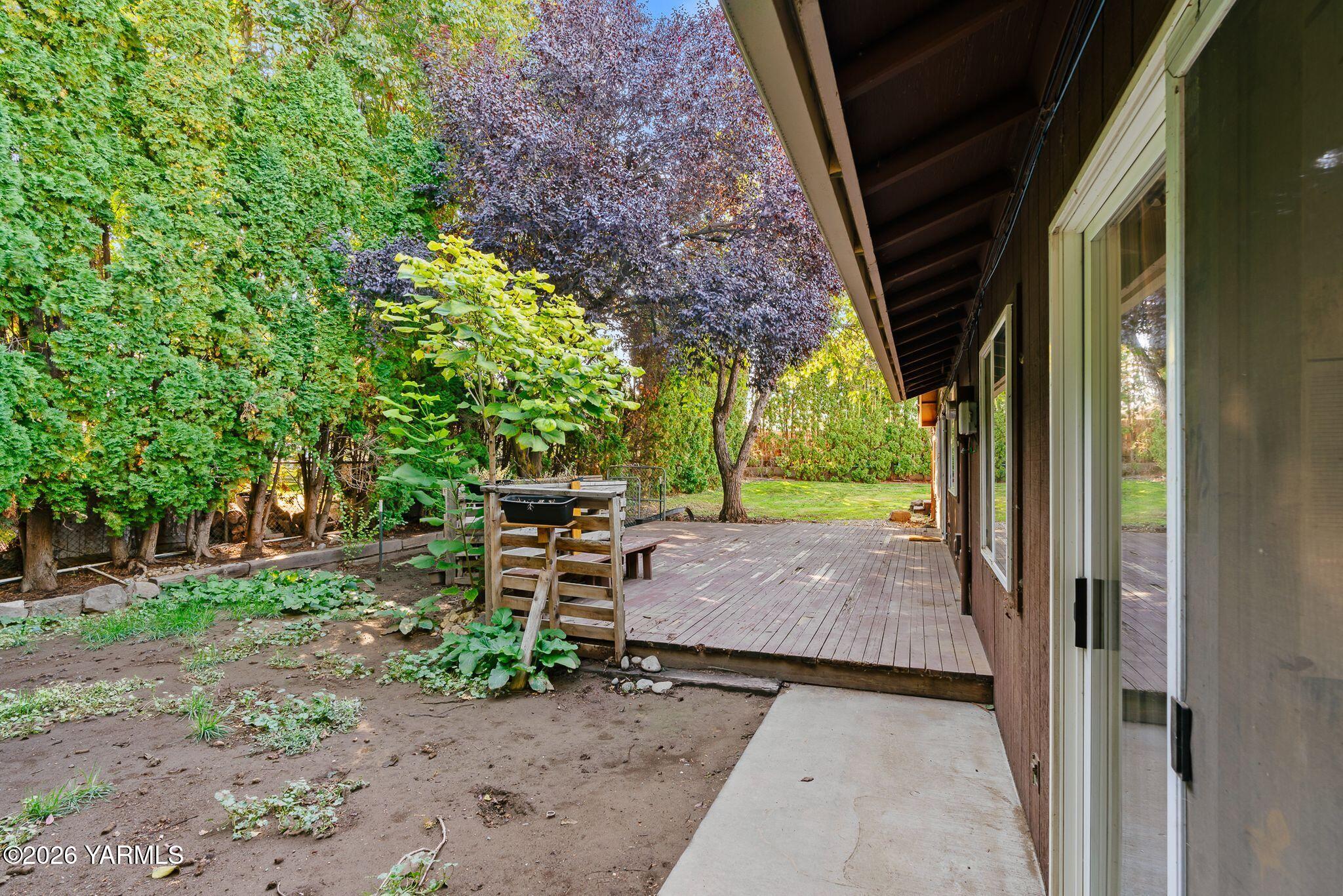 1407 S 35th Pl