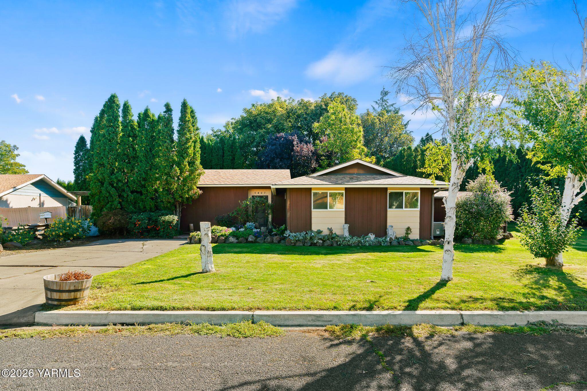 1407 S 35th Pl