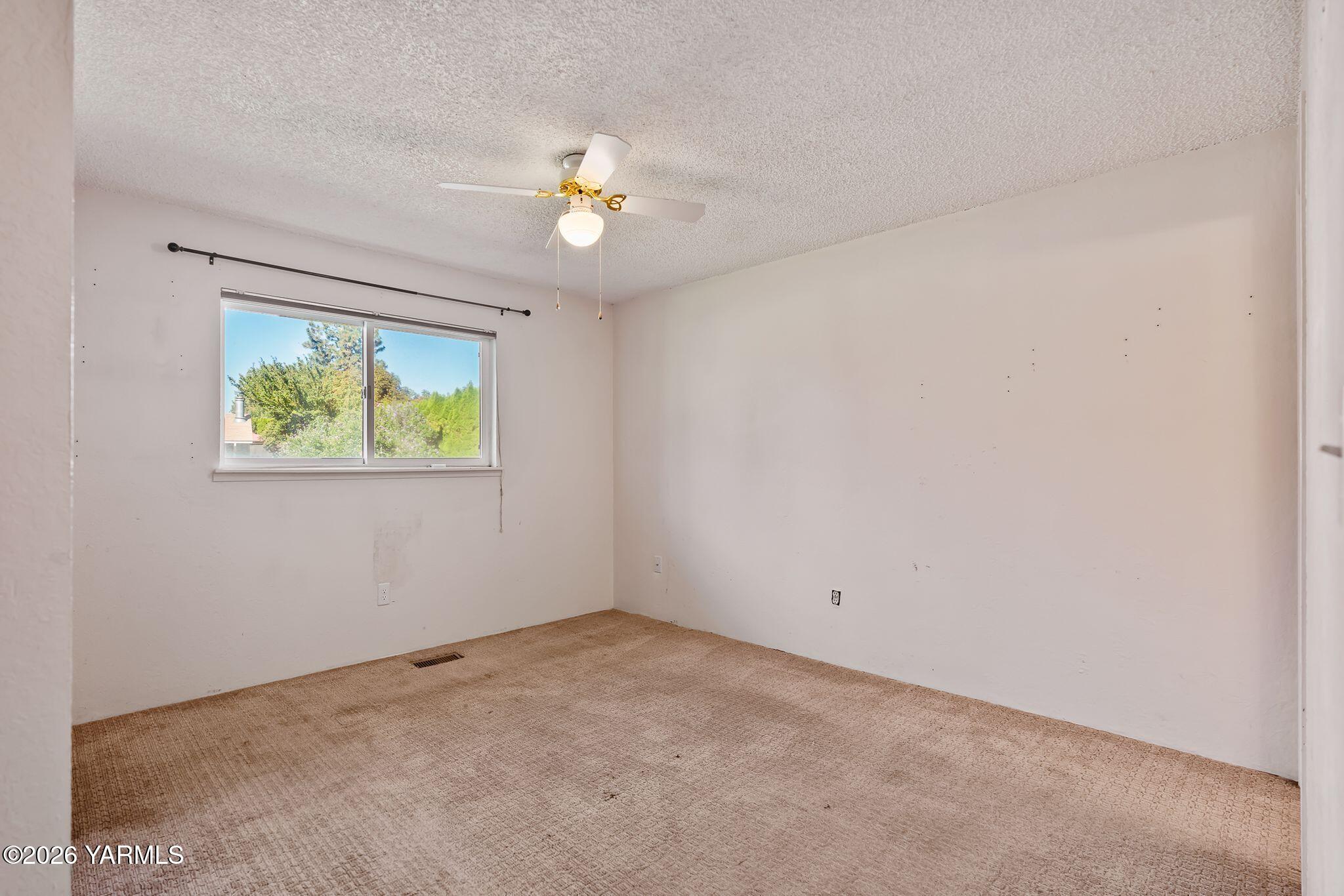 1407 S 35th Pl