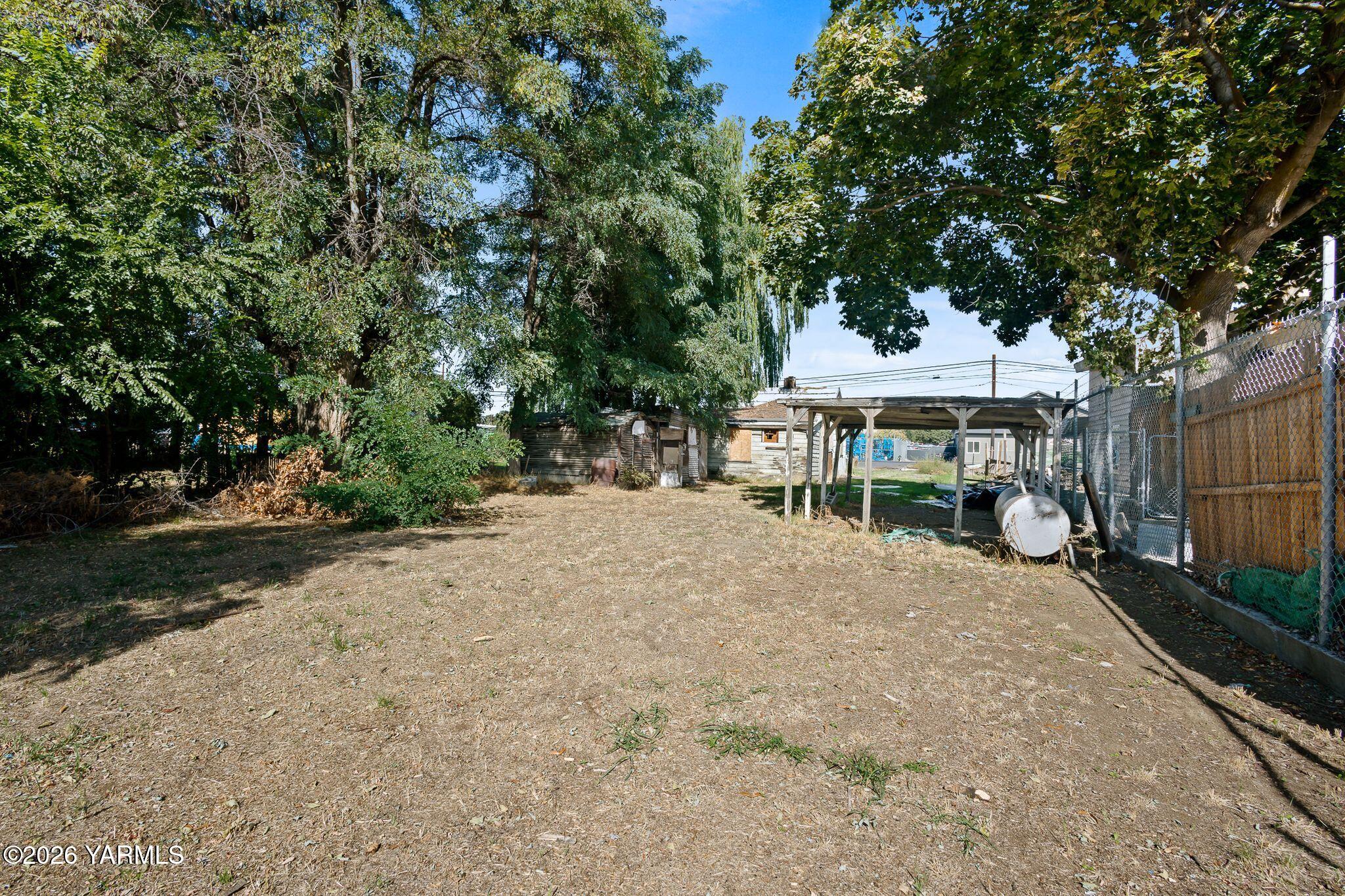 1710 E Mead Ave