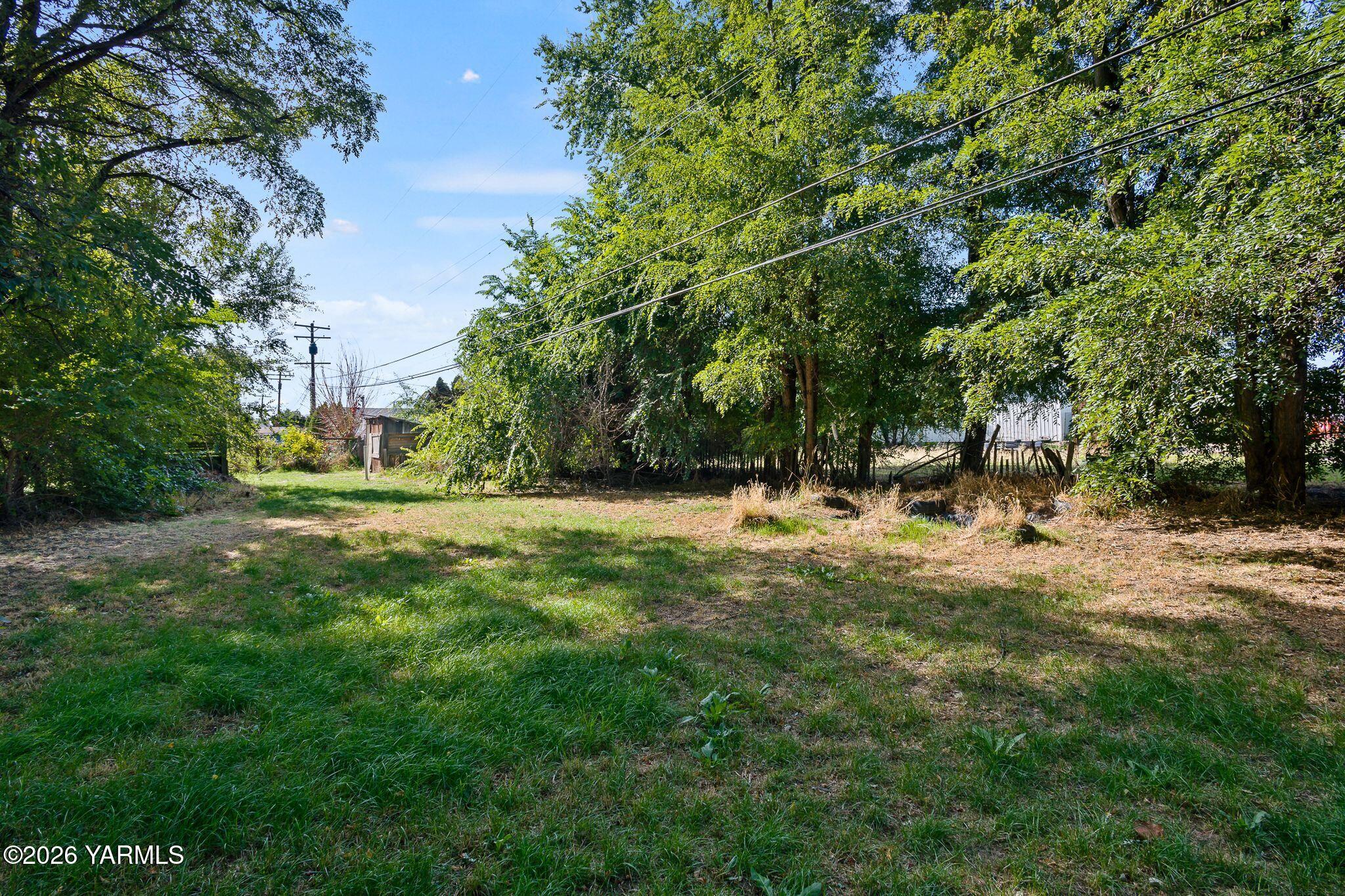 1710 E Mead Ave