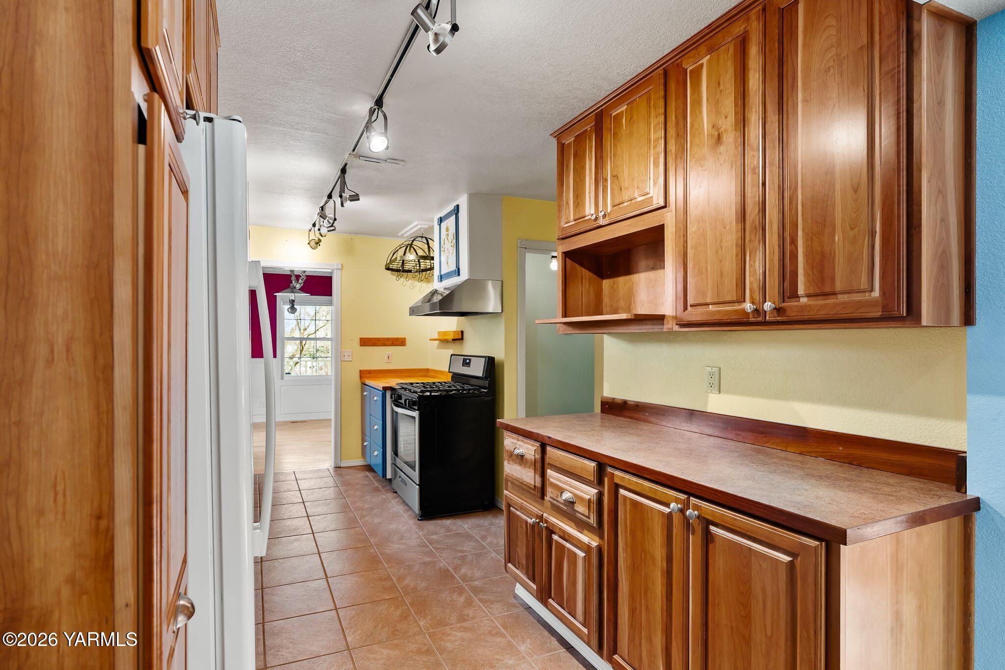 702 S 30th Ave