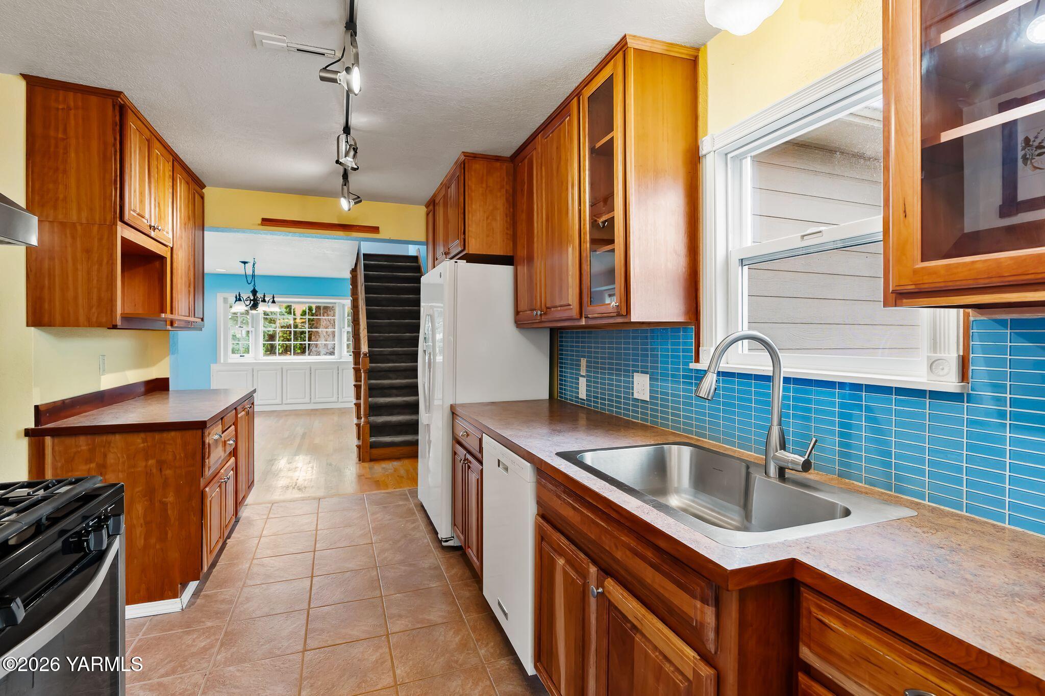 702 S 30th Ave