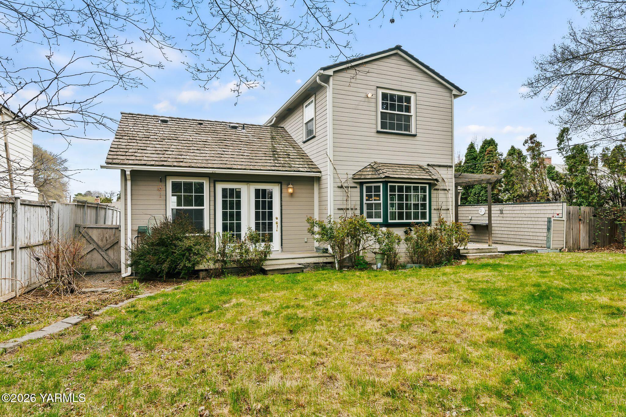 702 S 30th Ave
