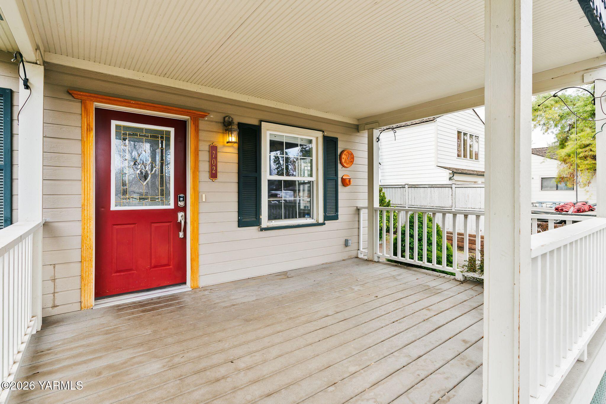 702 S 30th Ave