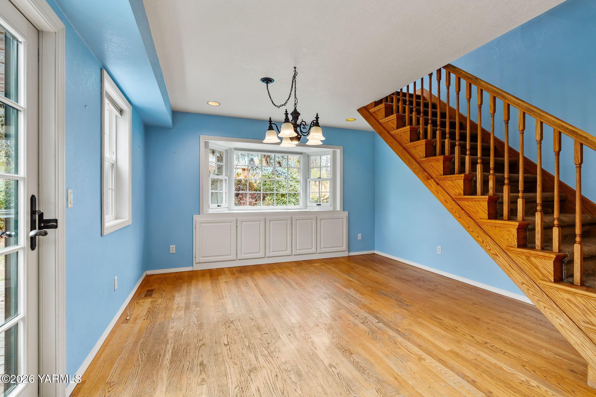 702 S 30th Ave